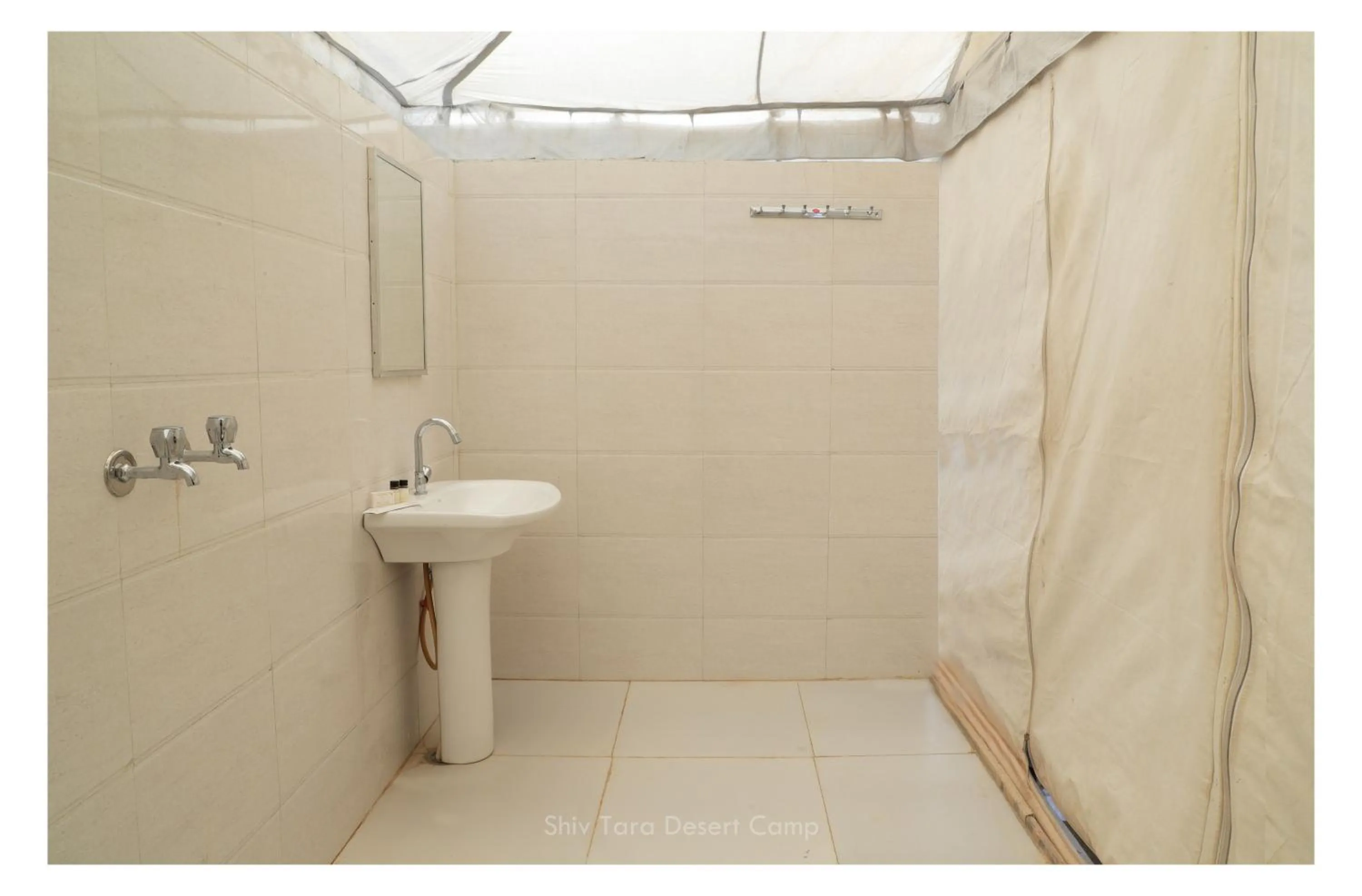 Bathroom in Shiv Tara Desert Camp