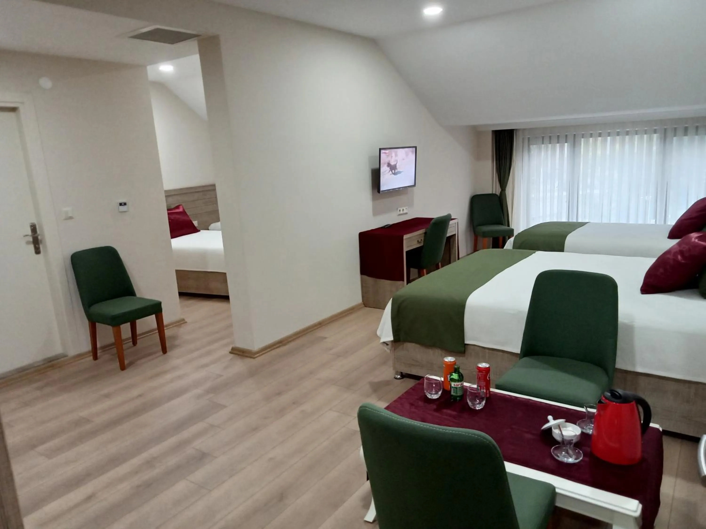 Family, Bed in KURT OTEL