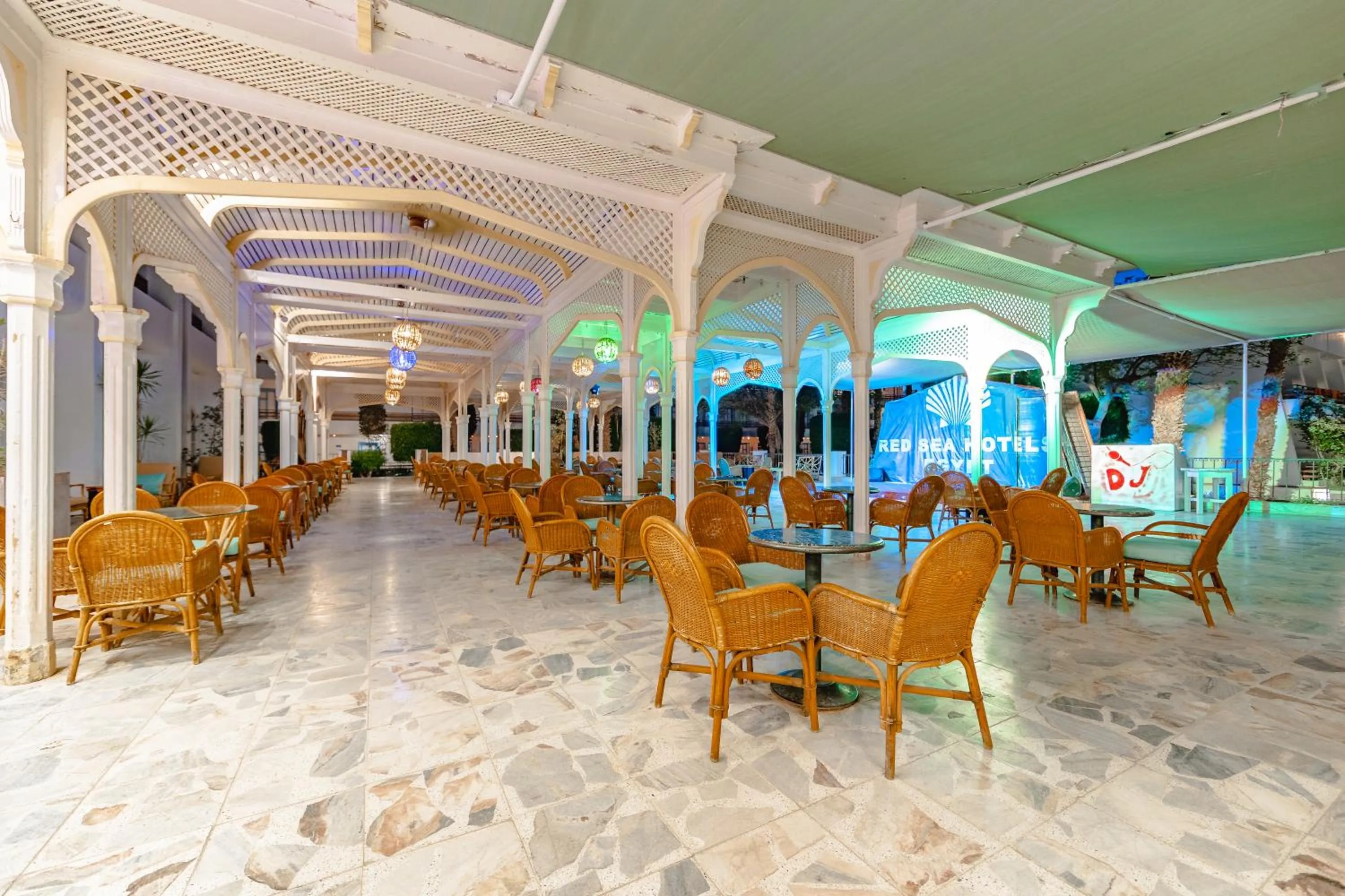 Lounge or bar, Restaurant/Places to Eat in The Grand Hotel, Hurghada