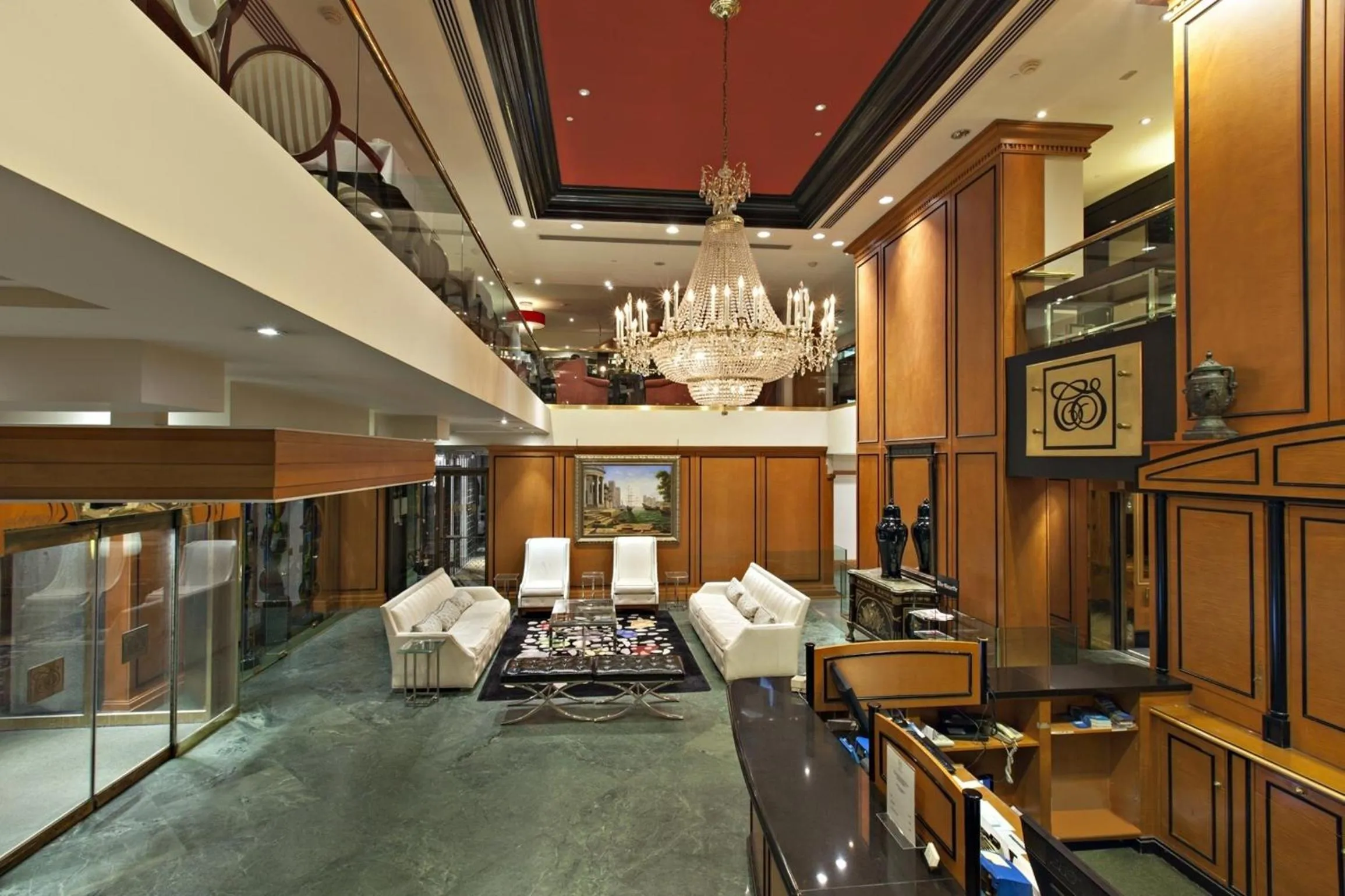 Lobby or reception in Hôtel Le Cantlie Suites