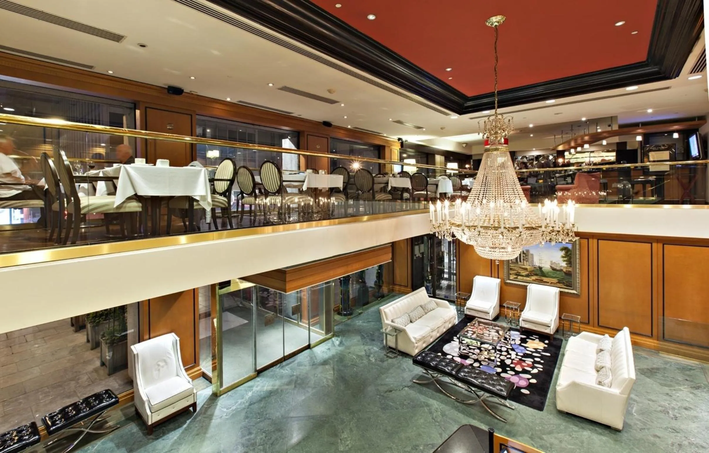 Restaurant/places to eat in Hôtel Le Cantlie Suites