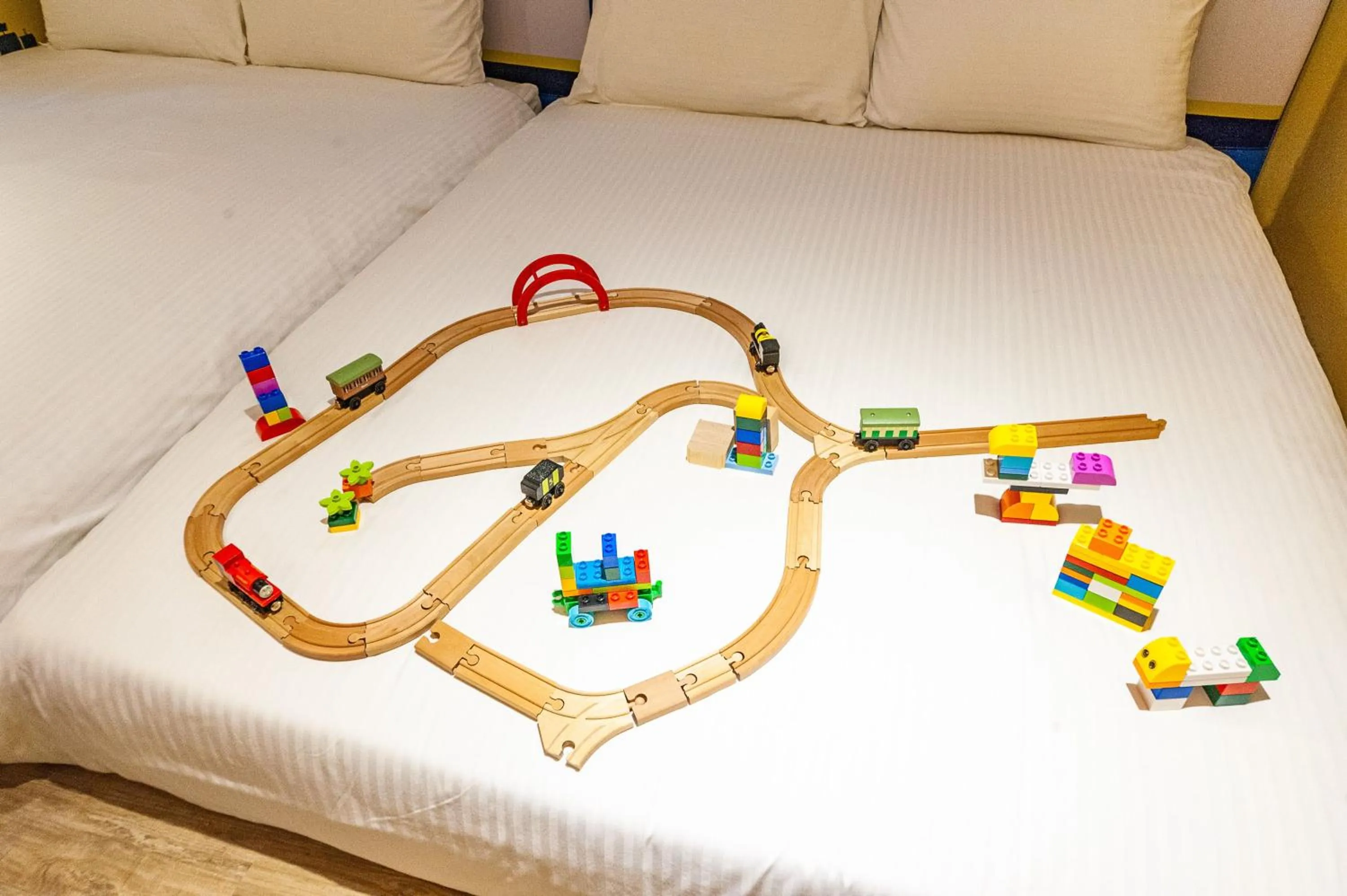 Children play ground, Bed in 閣樂親子旅宿Kids Fun Hotel