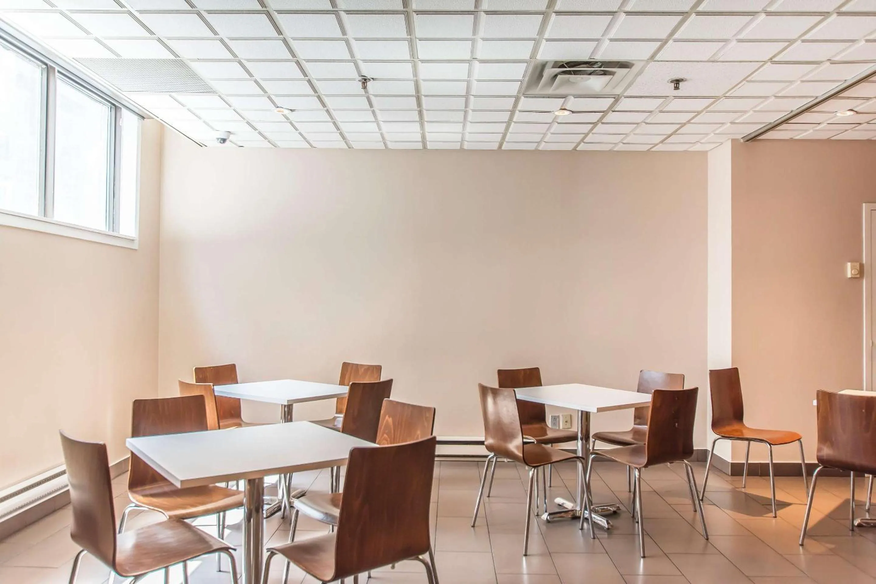 Breakfast in Comfort Suites Downtown