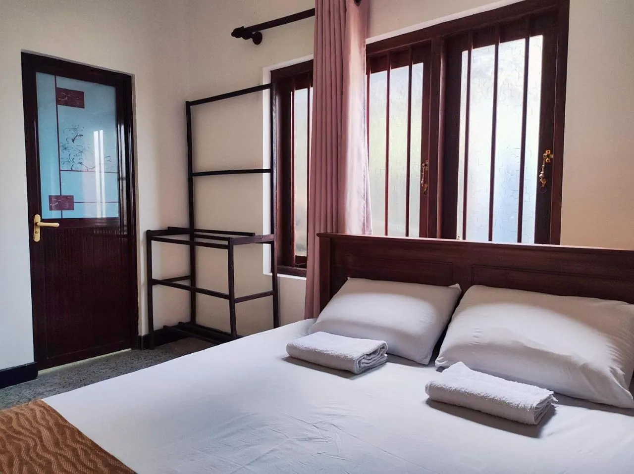 Photo of the whole room, Bed in Schatzi's Hideaway