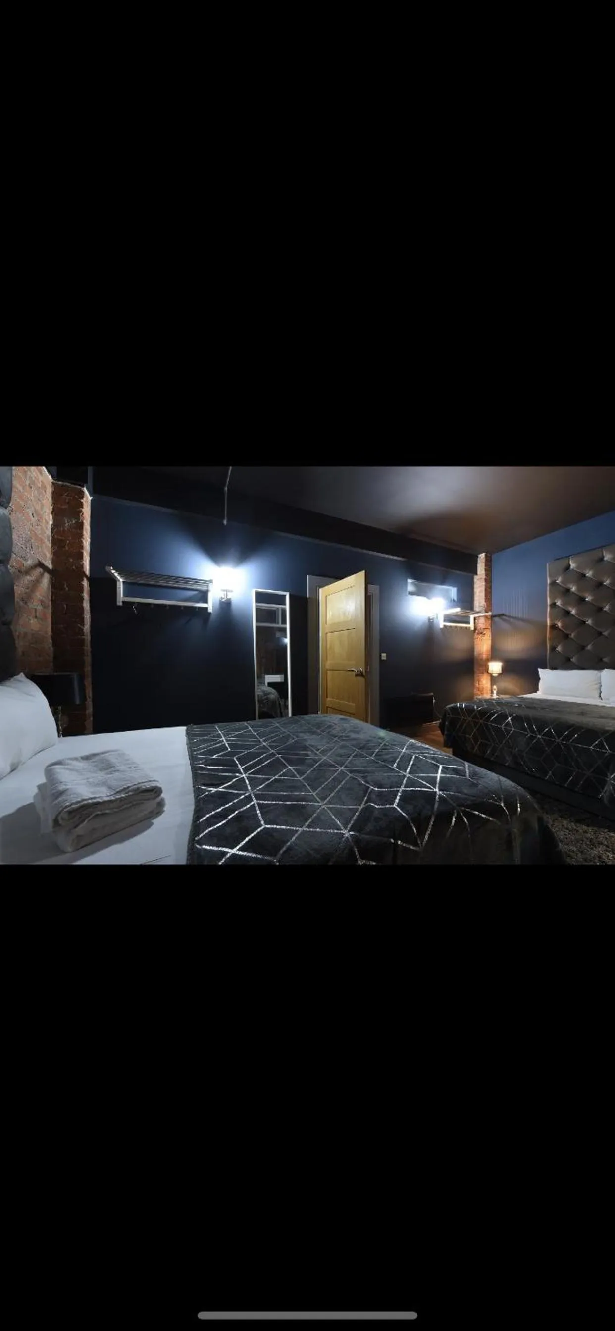 Bed in Swan Street Townhouse Hot Tub & Roof Terrace