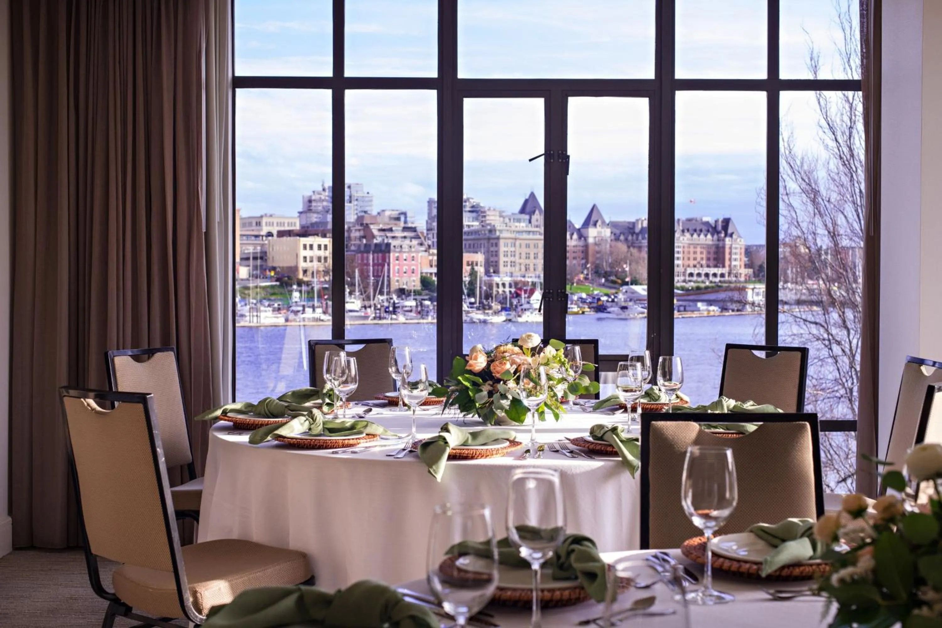 Lobby or reception in Delta Hotels by Marriott Victoria Ocean Pointe Resort