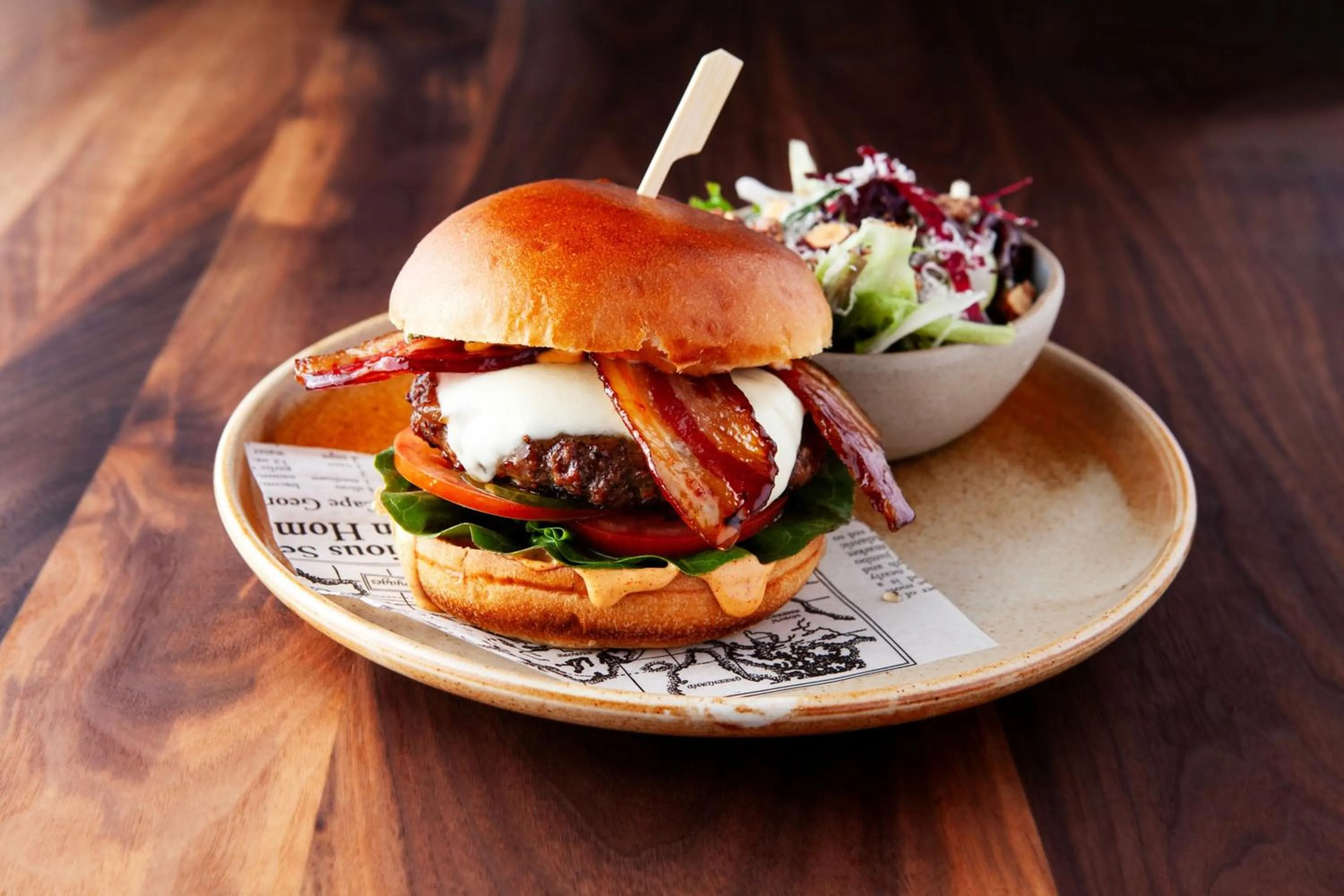 Lounge or bar in Delta Hotels by Marriott Victoria Ocean Pointe Resort