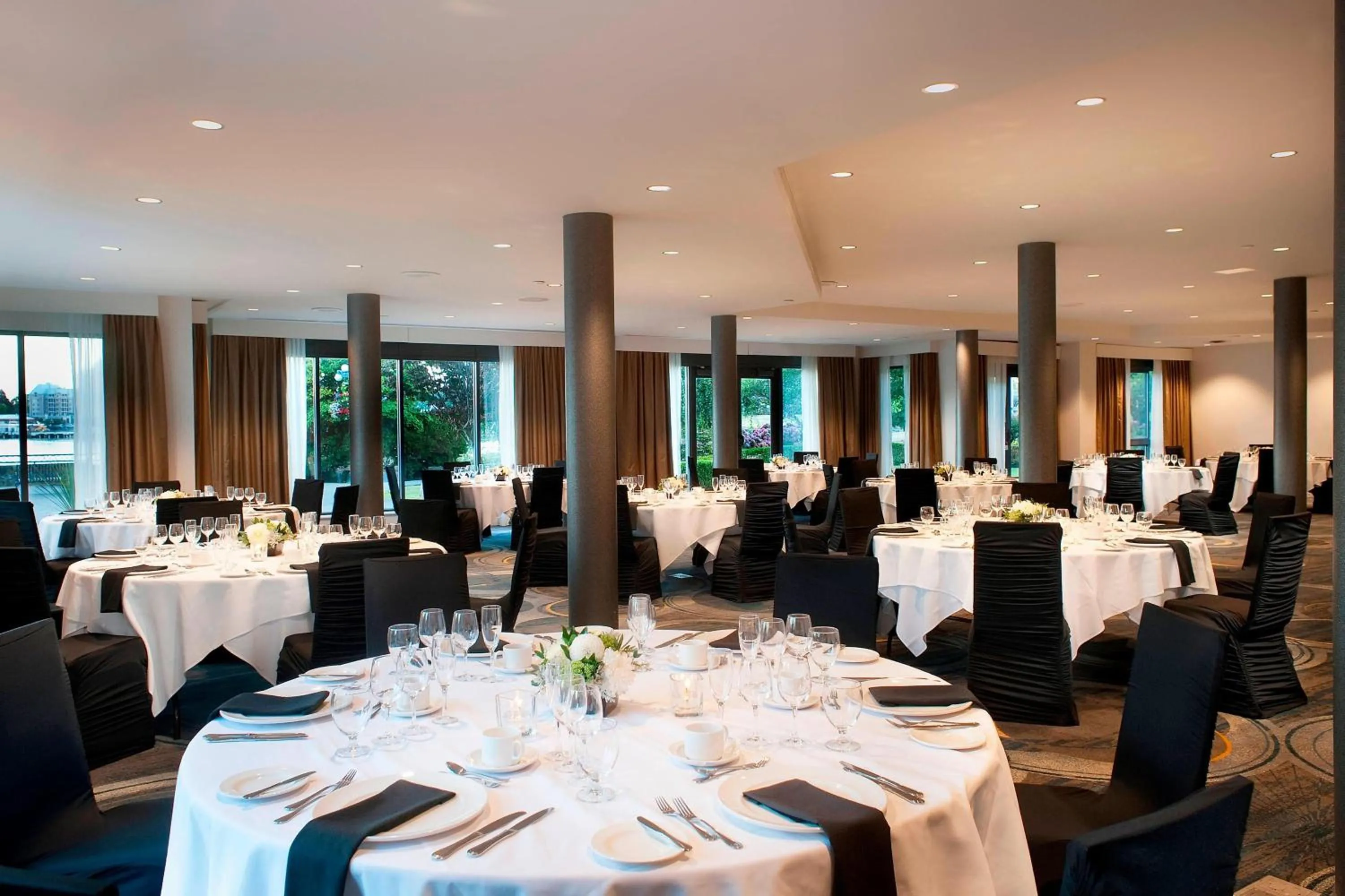 Meeting/conference room in Delta Hotels by Marriott Victoria Ocean Pointe Resort