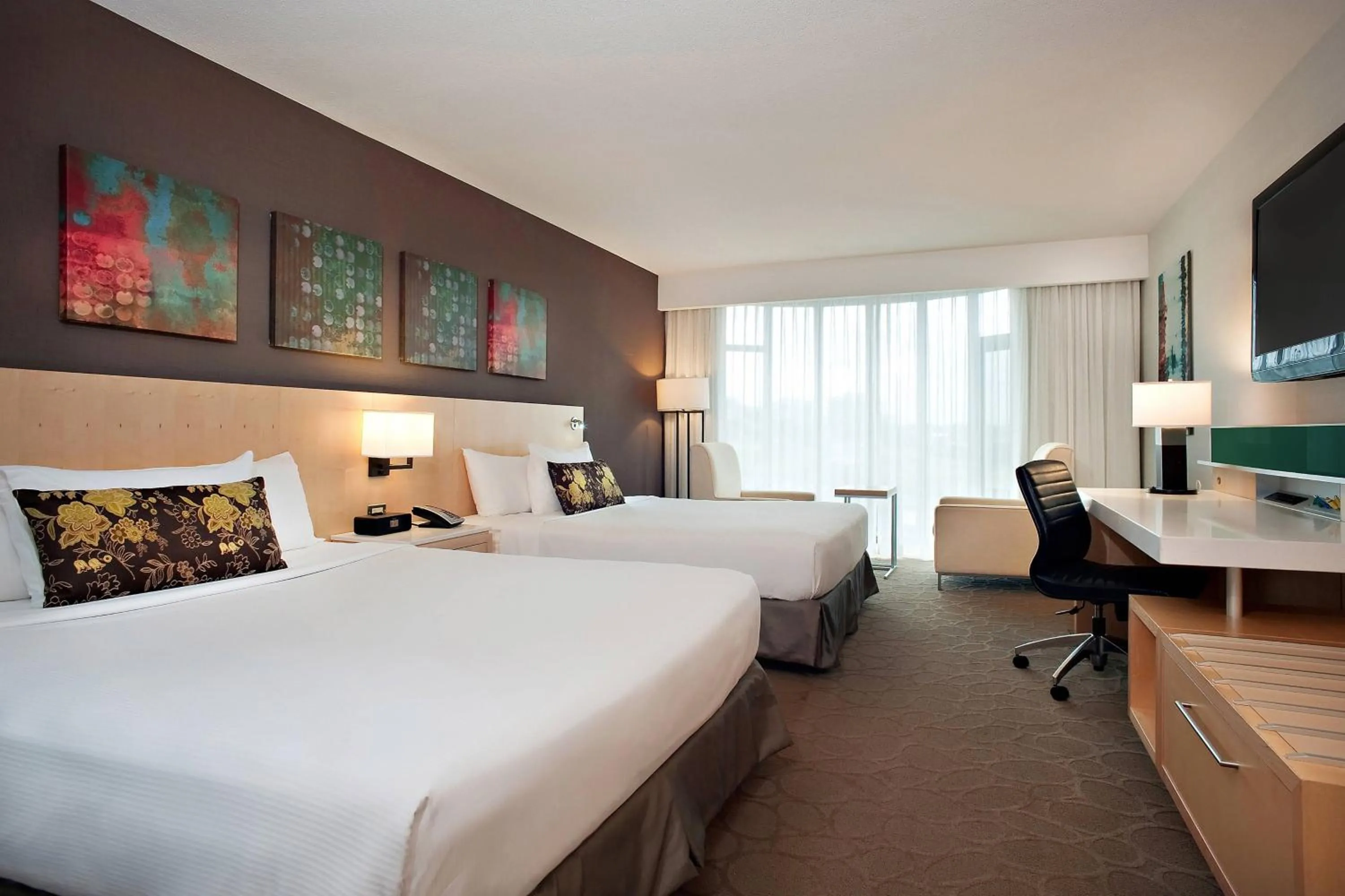 Photo of the whole room, Bed in Delta Hotels by Marriott Victoria Ocean Pointe Resort