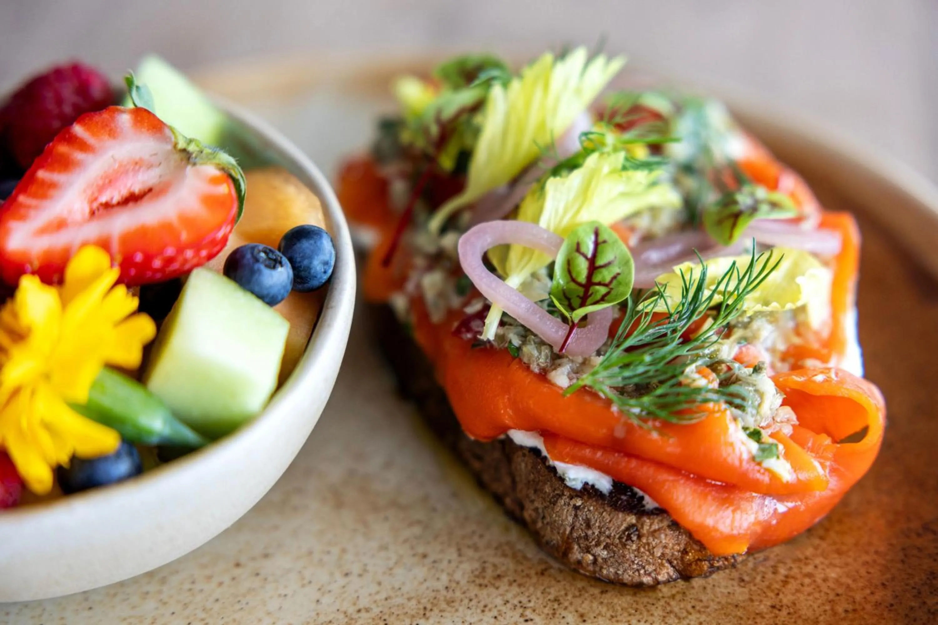 Lounge or bar in Delta Hotels by Marriott Victoria Ocean Pointe Resort