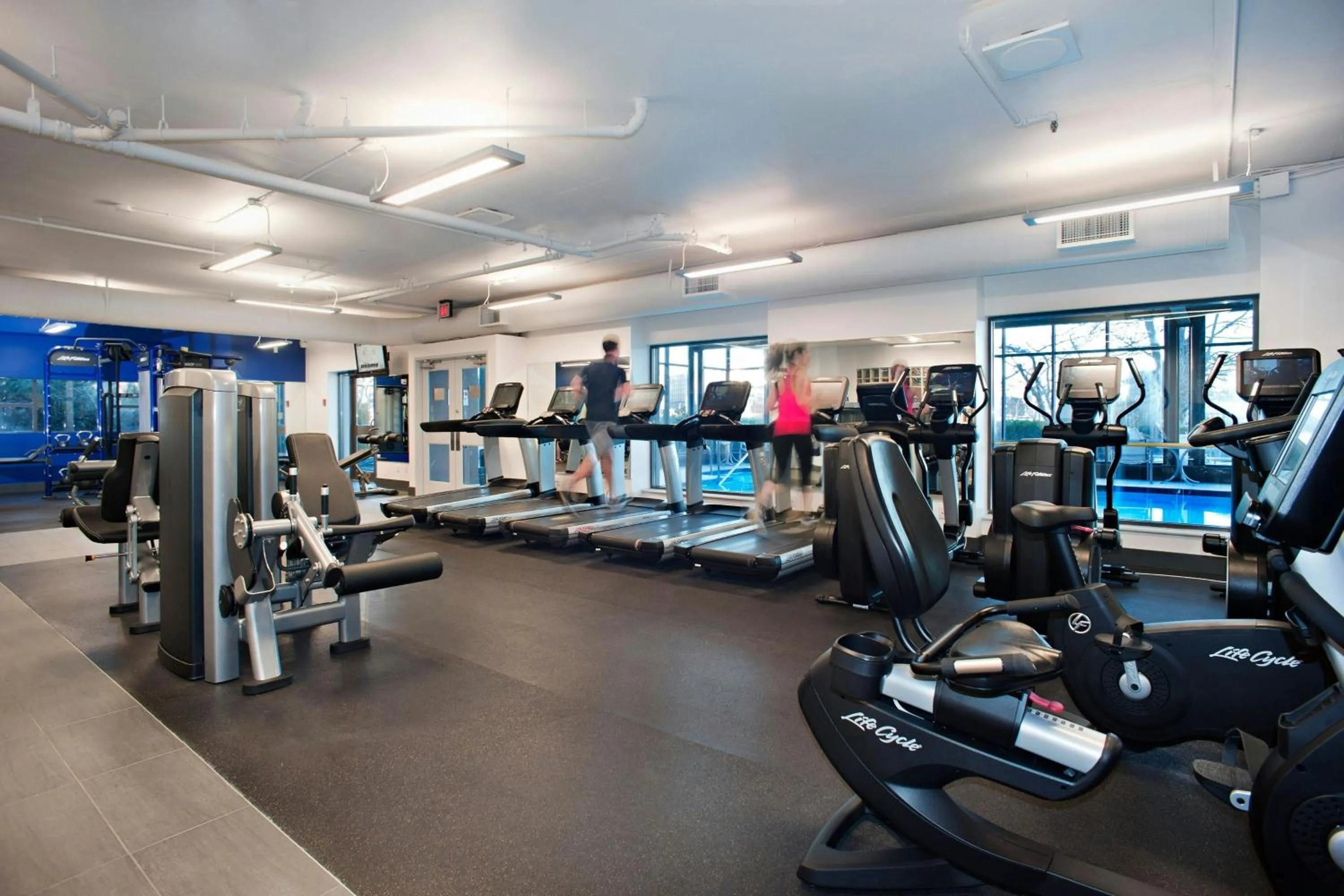 Fitness centre/facilities in Delta Hotels by Marriott Victoria Ocean Pointe Resort