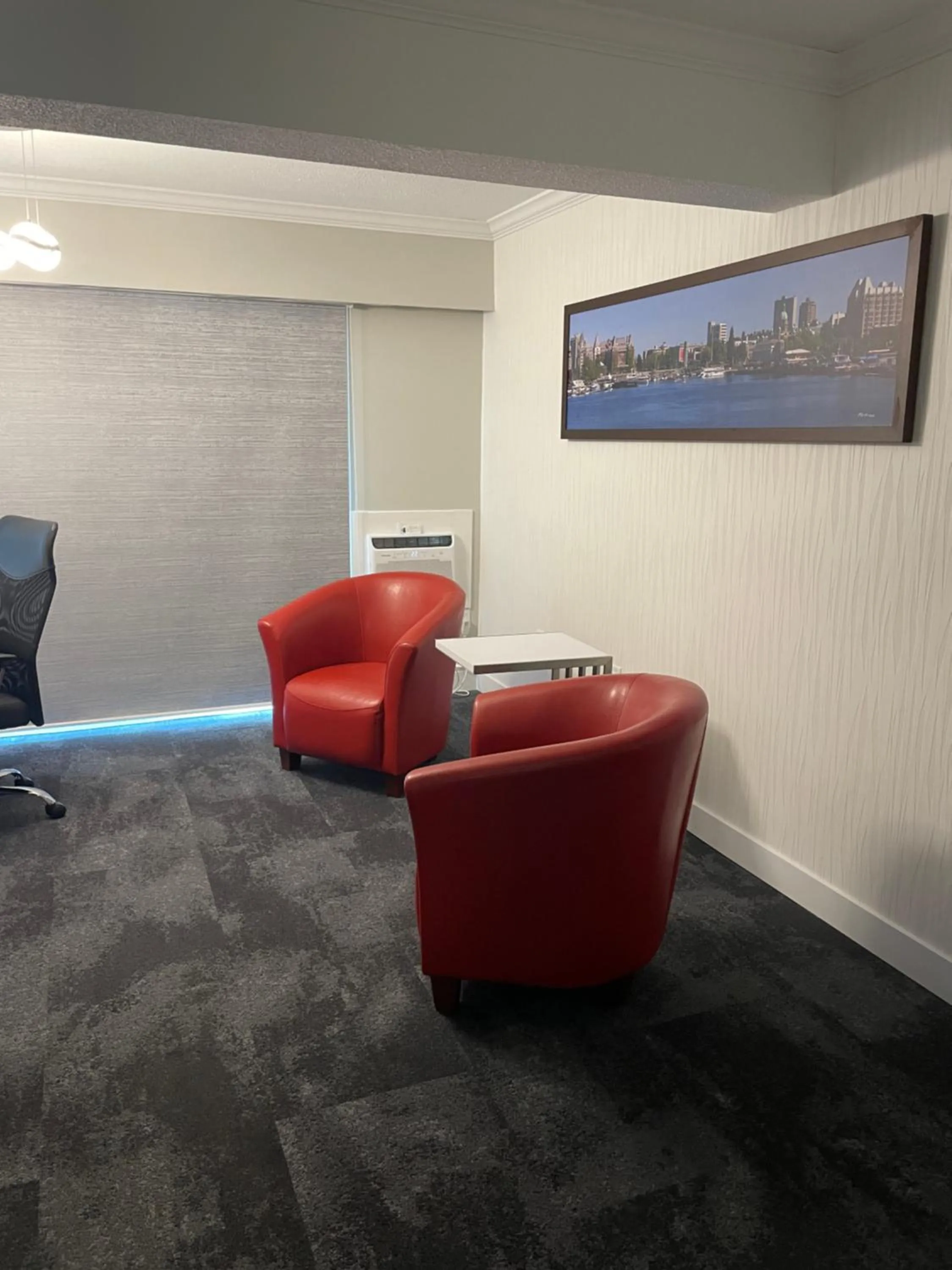 Seating area in The Vic, an Ascend Collection Hotel