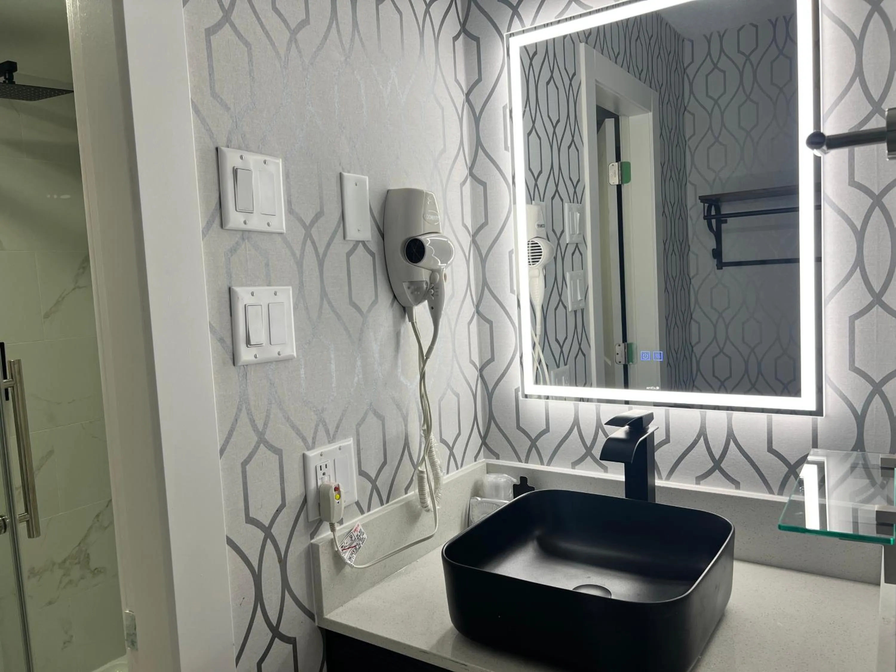Bathroom in The Vic, an Ascend Collection Hotel