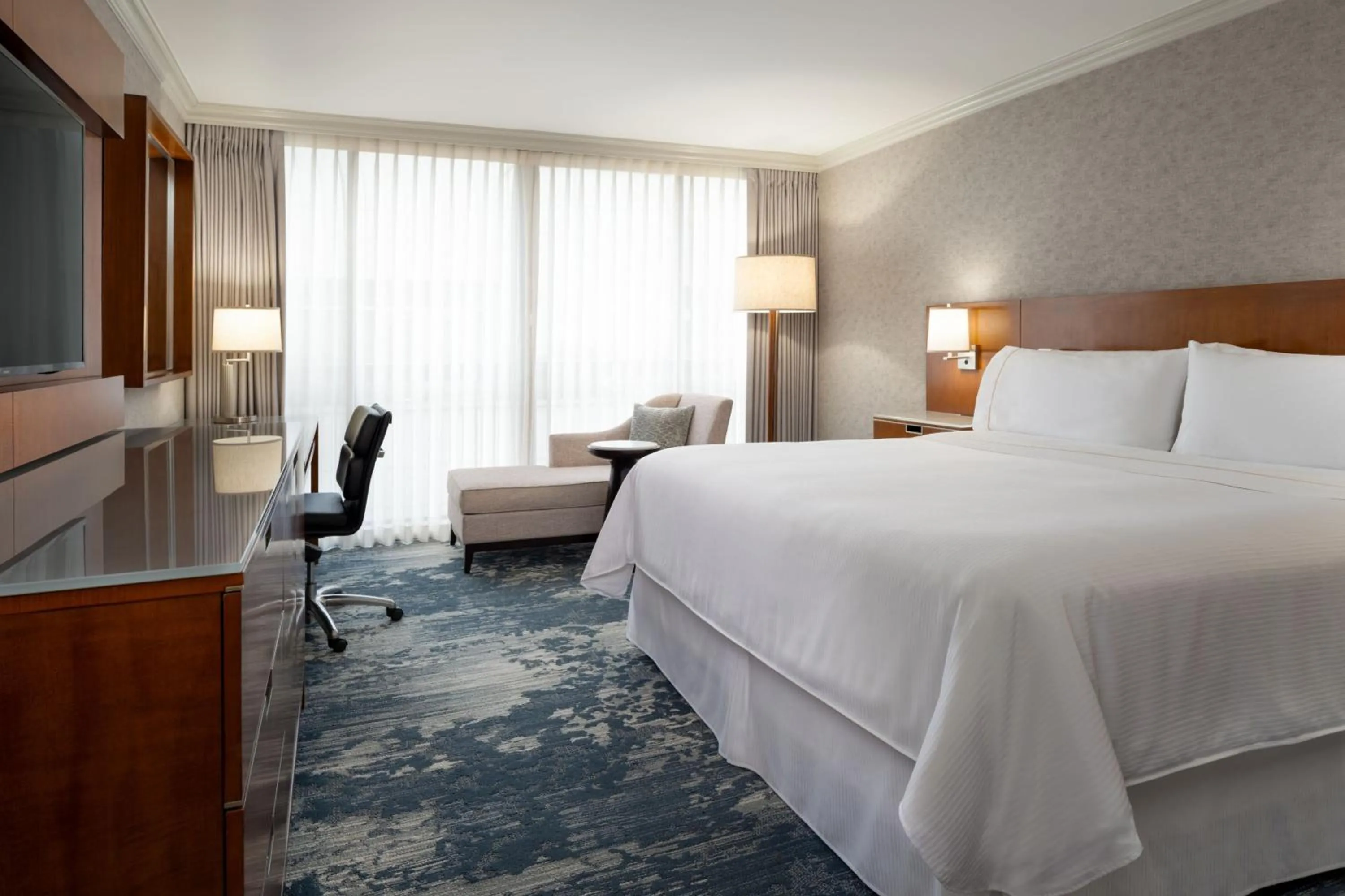 Photo of the whole room, Bed in The Westin Bayshore, Vancouver