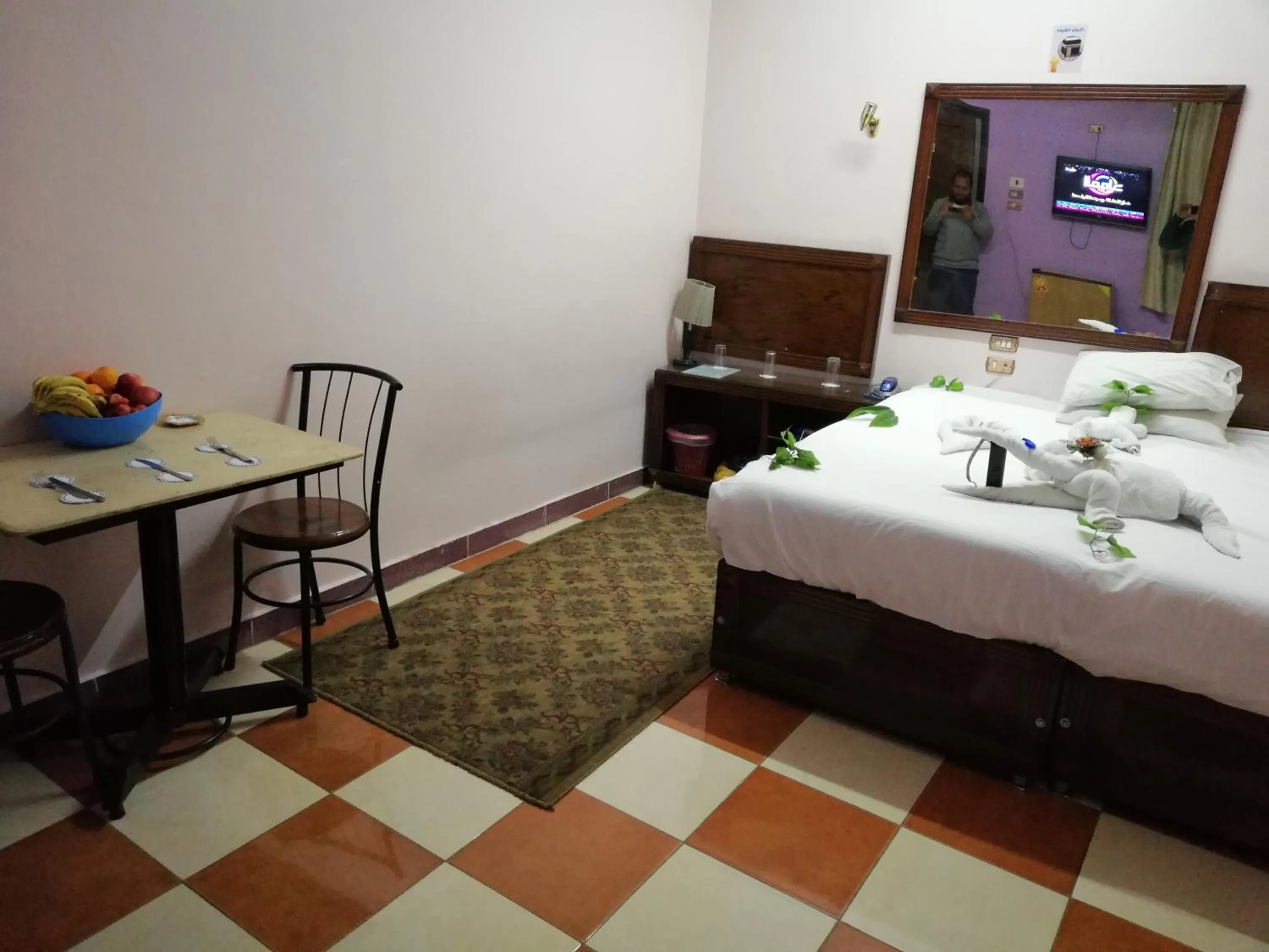 Shower, Bed in Dream Hotel