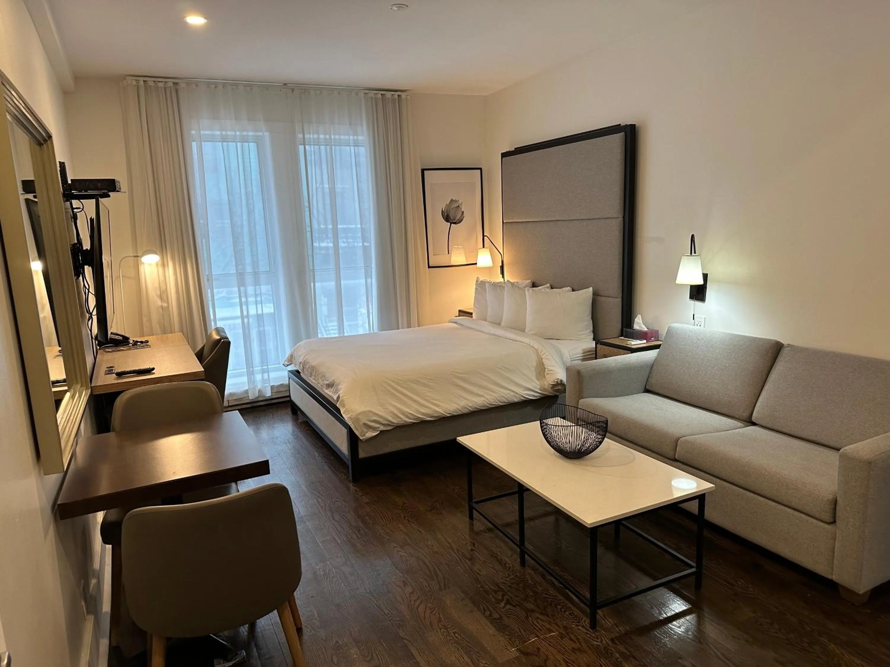 Bedroom, Bed in hotel & spa Carré Saint-Louis