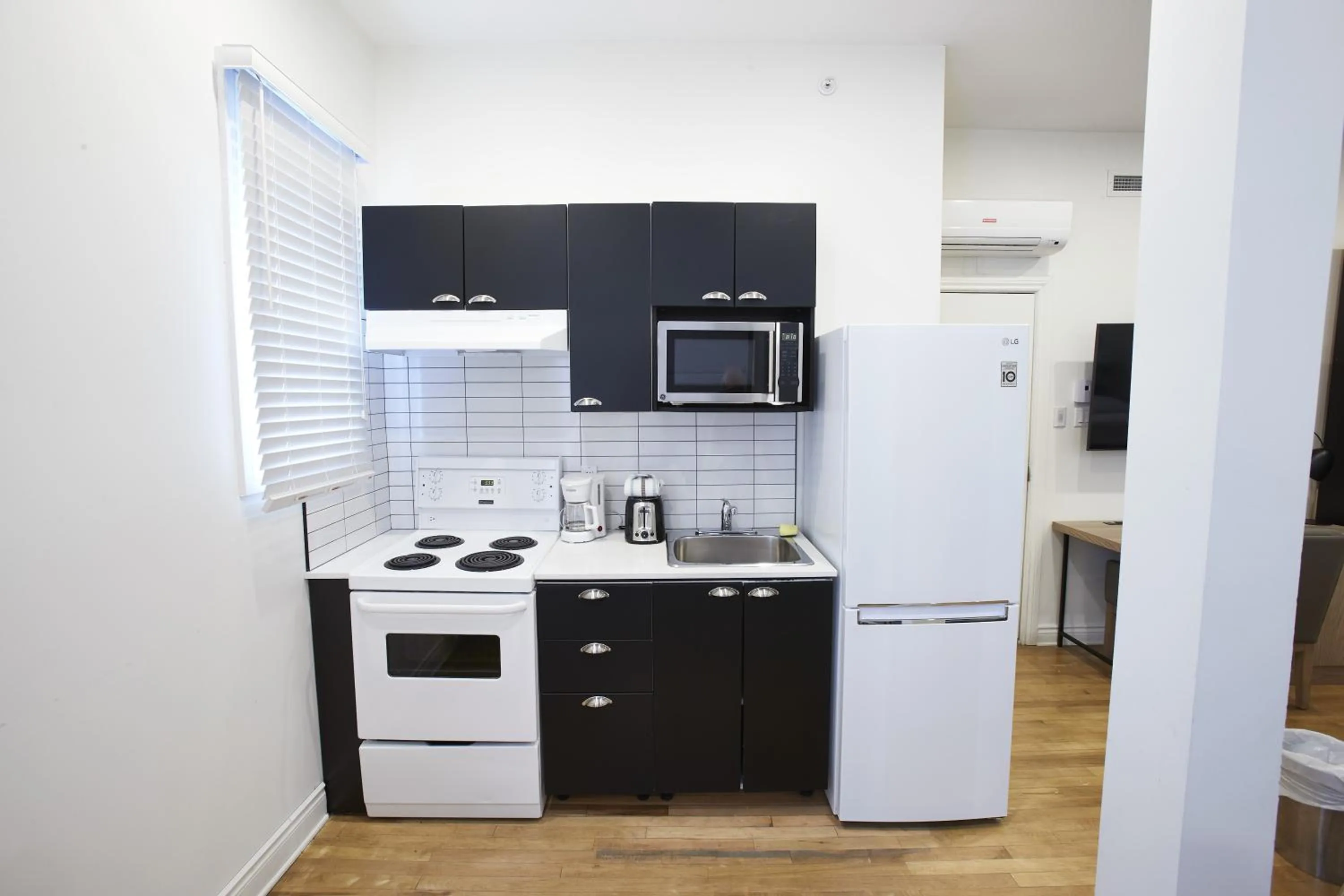 Kitchen or kitchenette in hotel & spa Carré Saint-Louis