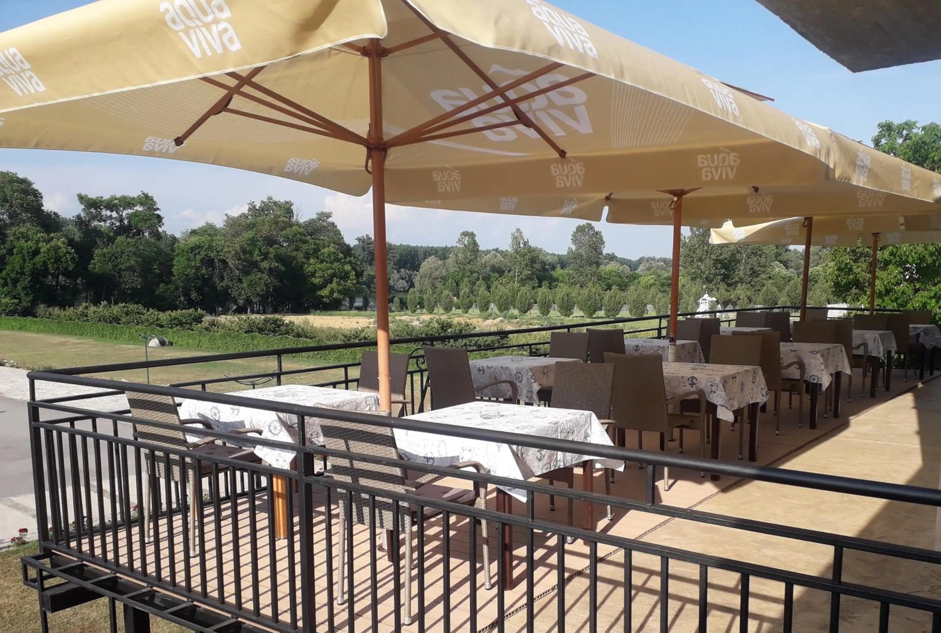 Restaurant/places to eat in Hotel Marina Agreena