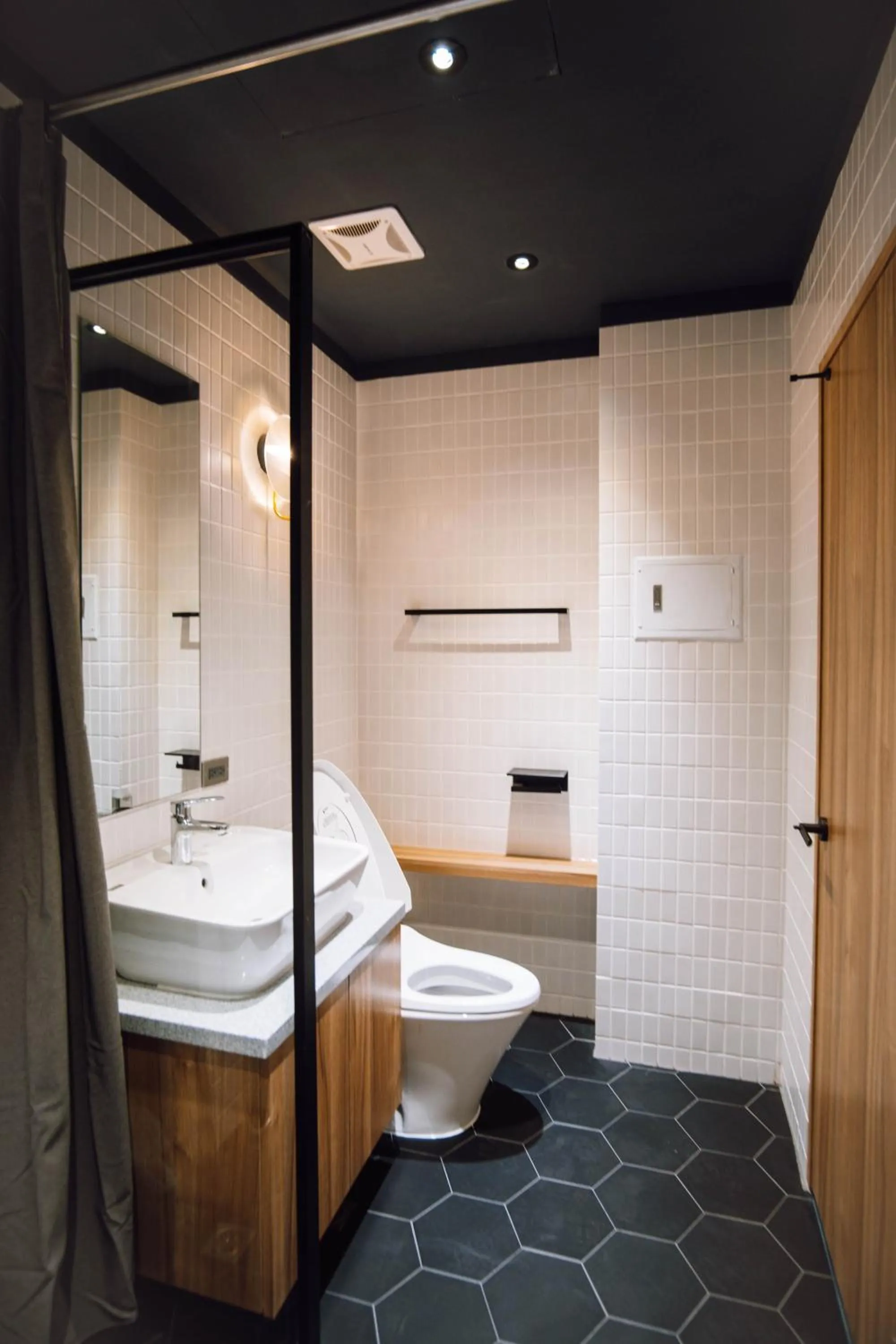 Bathroom in Drizzle Inn