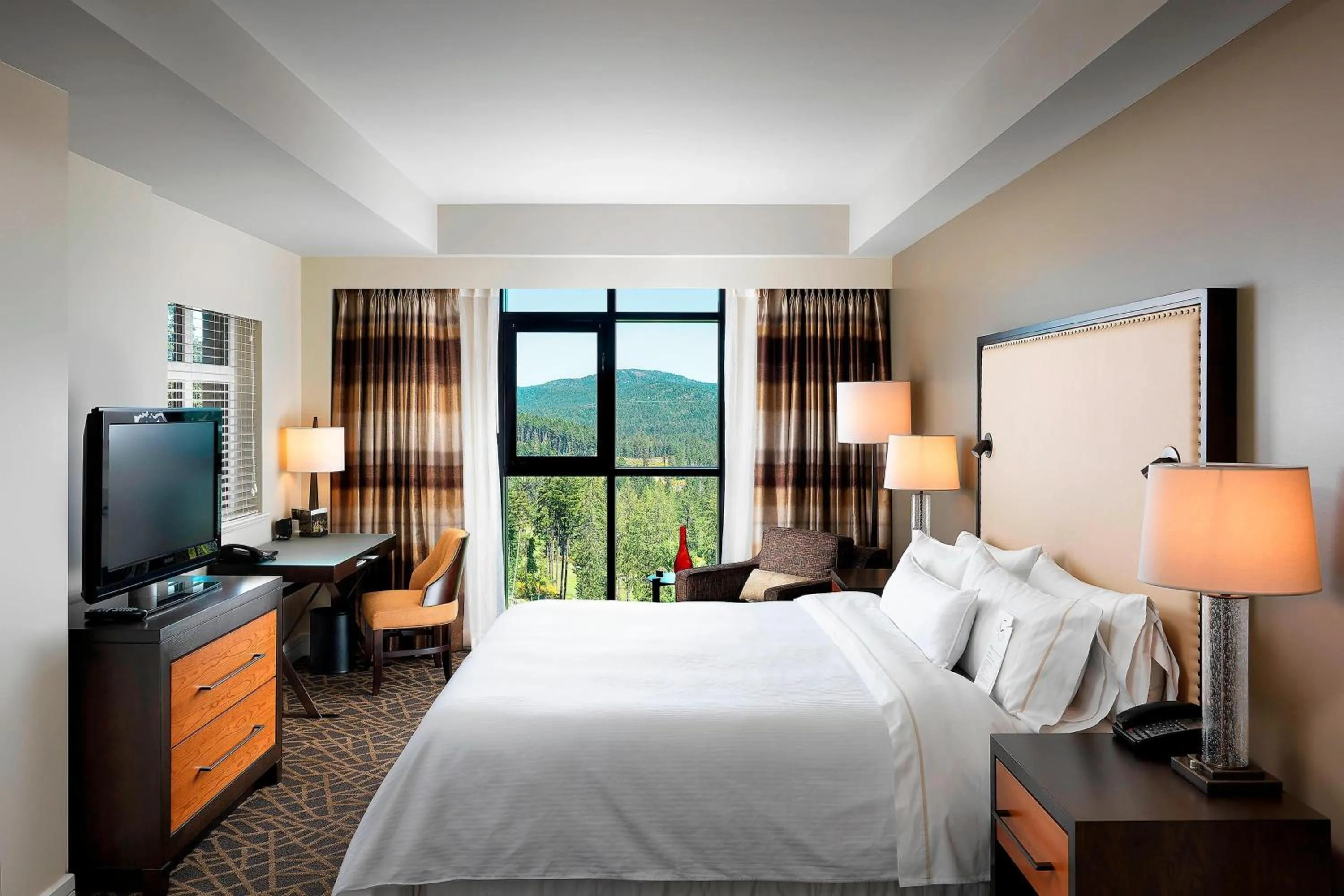 Photo of the whole room, Bed in The Westin Bear Mountain Resort & Spa, Victoria