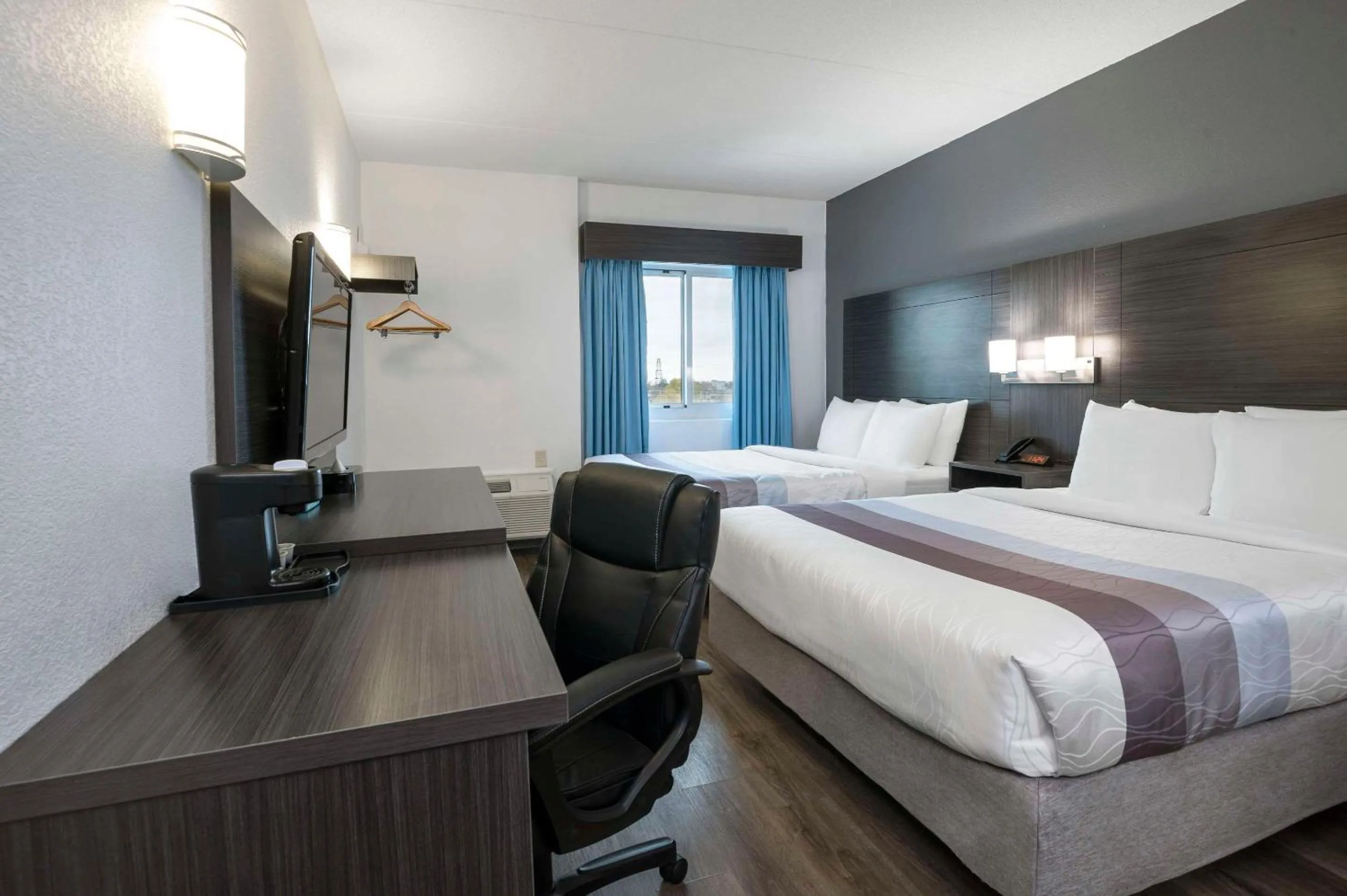 Bedroom, Bed in Comfort Hotel