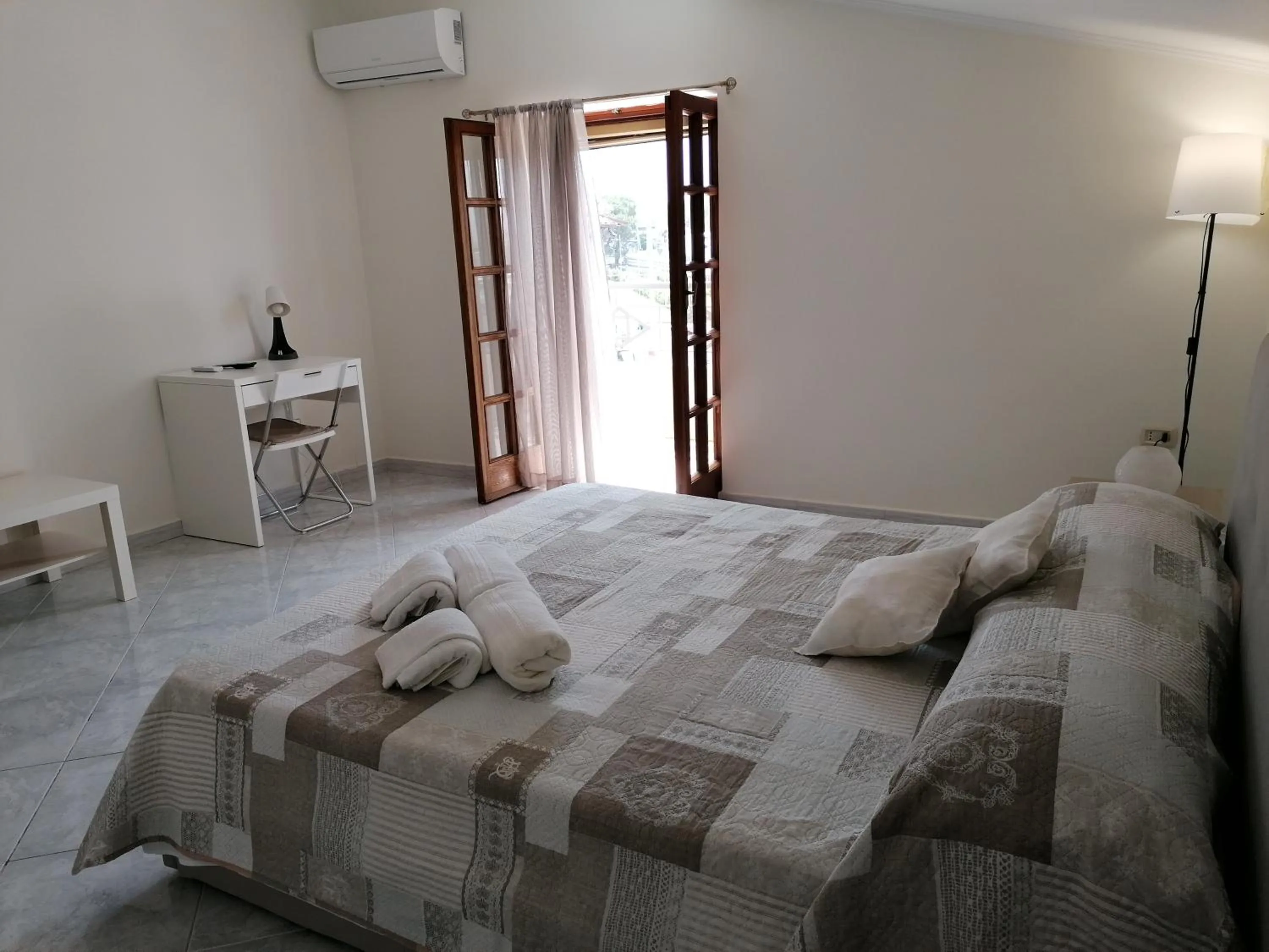 Balcony/Terrace, Bed in Rara Domus B&B