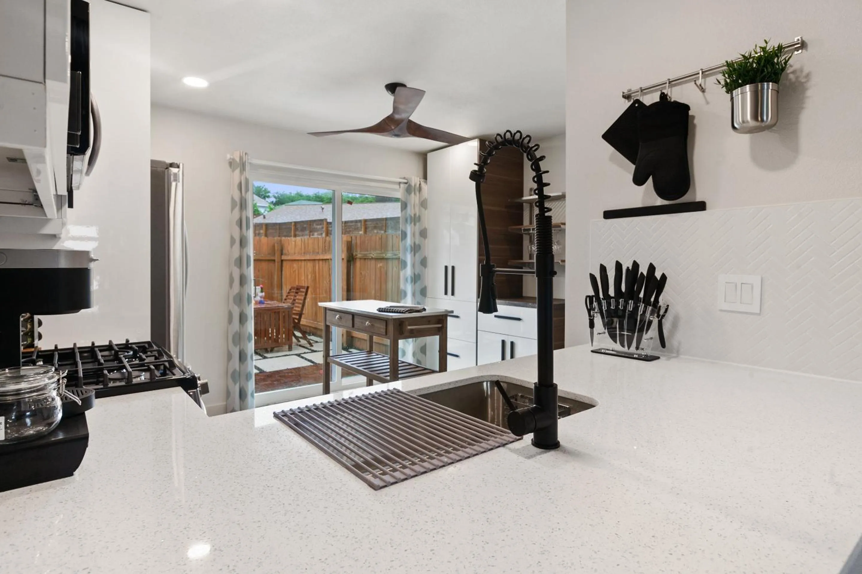 Kitchen or kitchenette in Contemporary Couples Getaway Near Austin Favorites - Loft 21