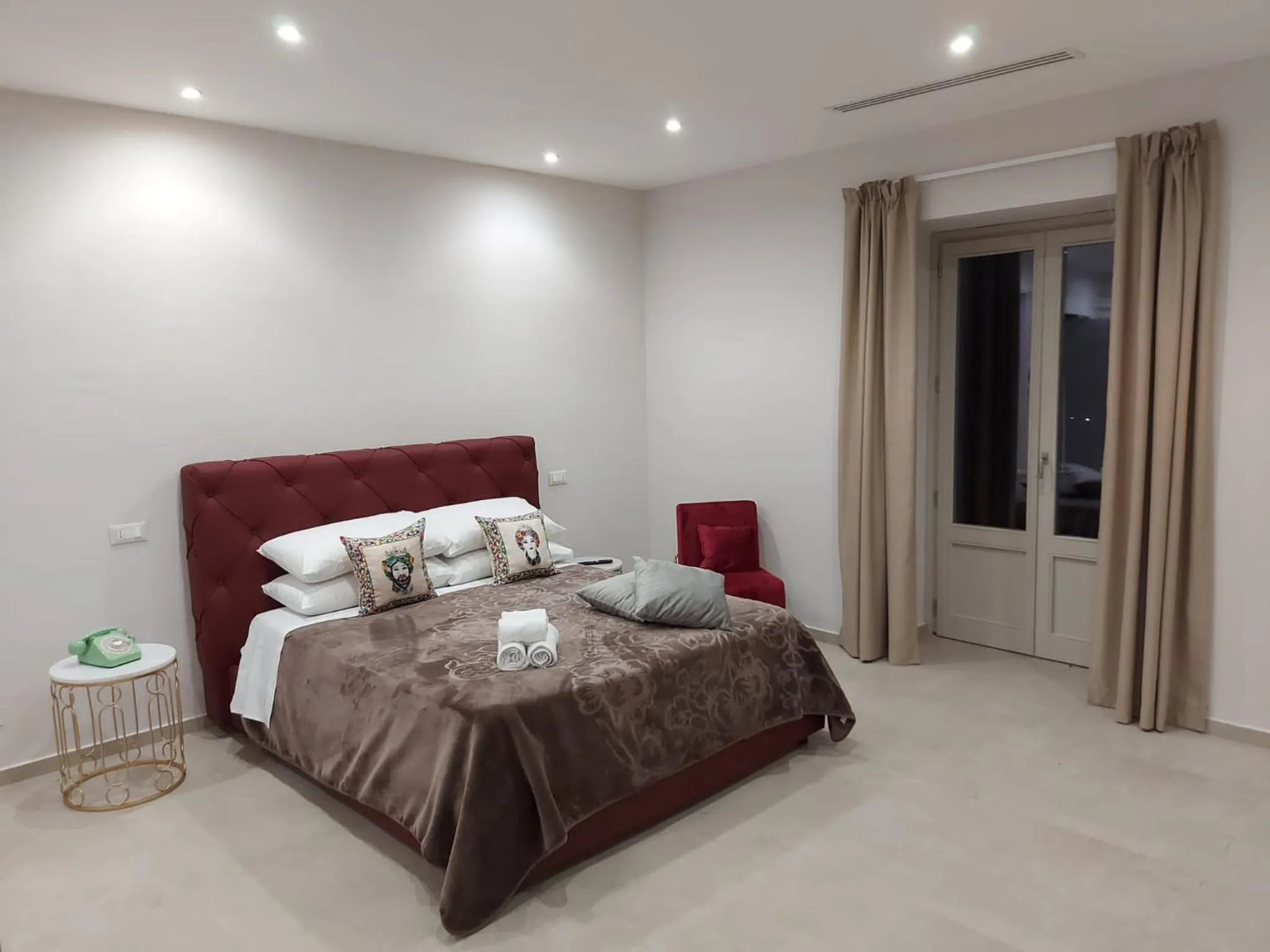 Photo of the whole room, Bed in Masseria Torre Saracena