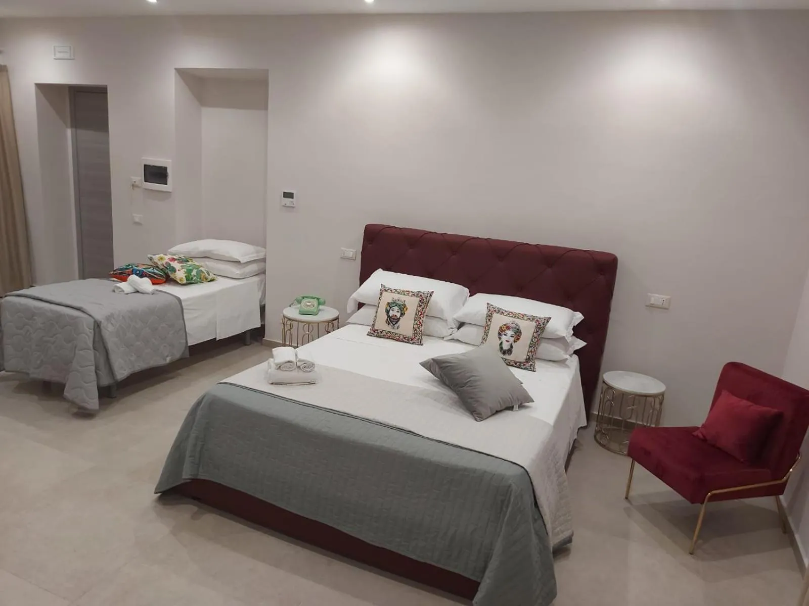 Photo of the whole room, Bed in Masseria Torre Saracena