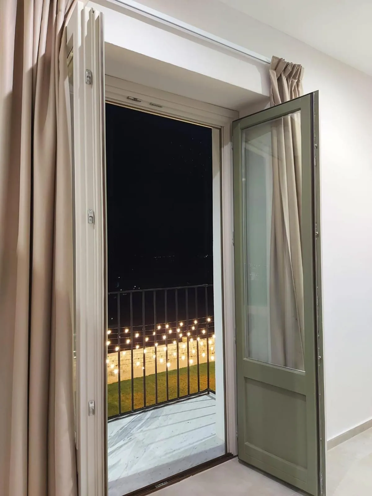 Balcony/Terrace, Bed in Masseria Torre Saracena