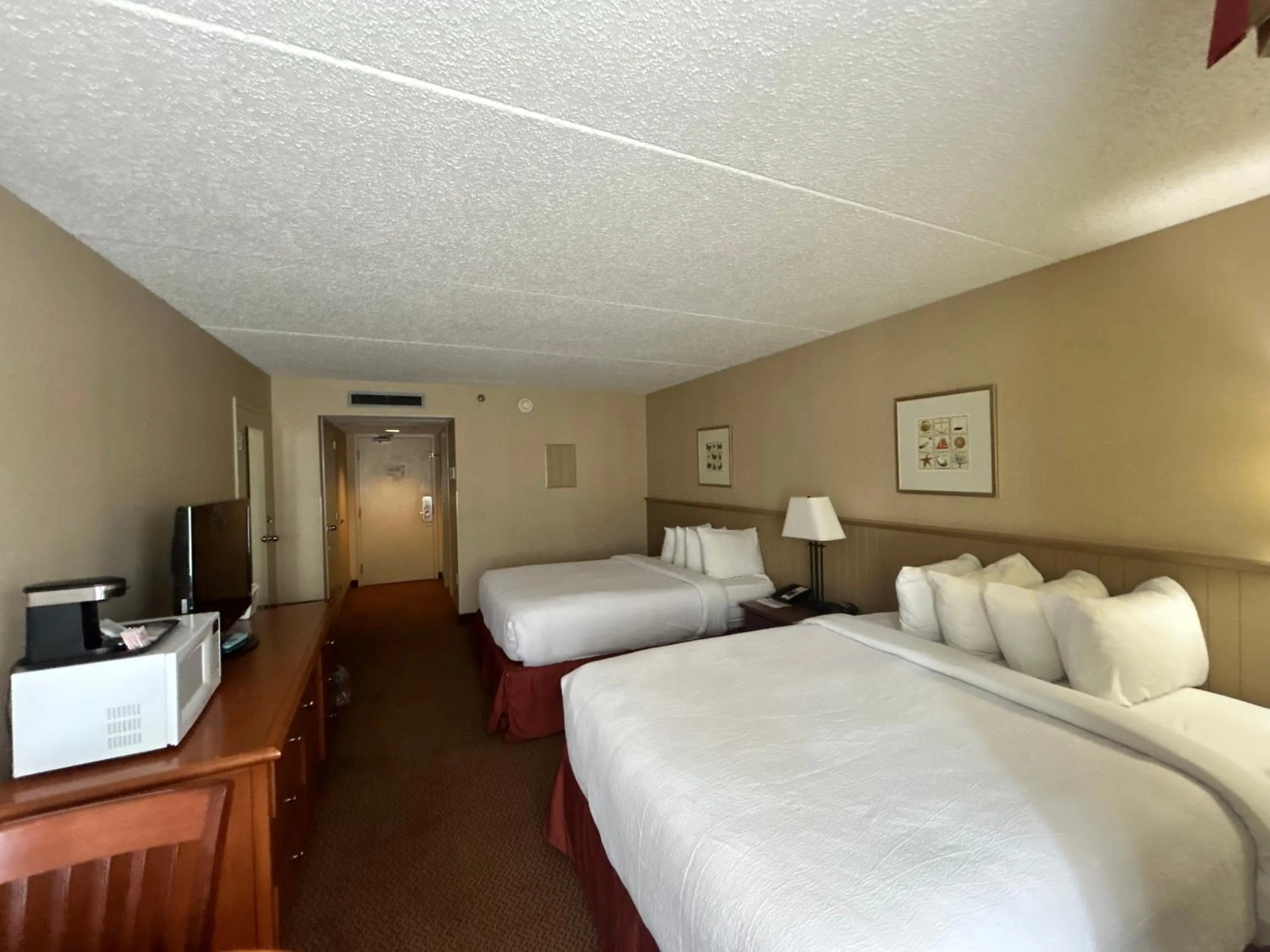 Bed in Charlottetown Inn & Conference Centre