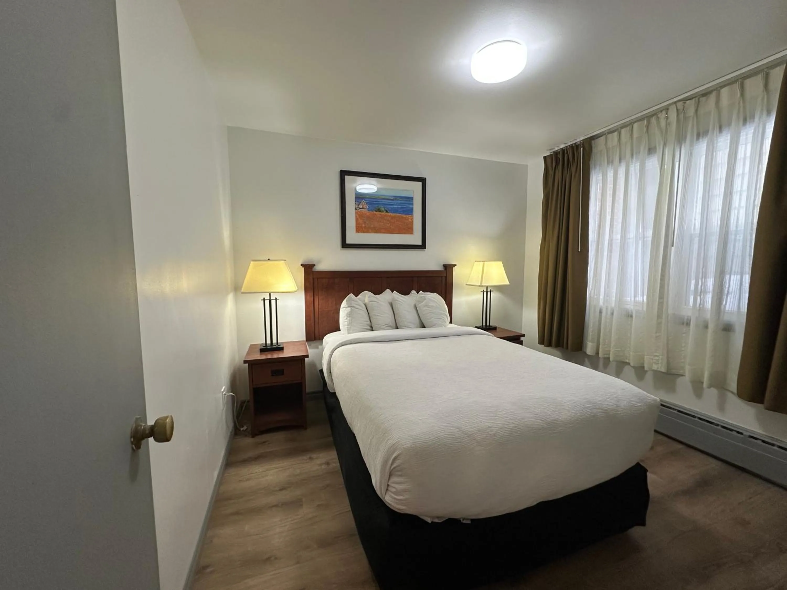 Bed in Charlottetown Inn & Conference Centre