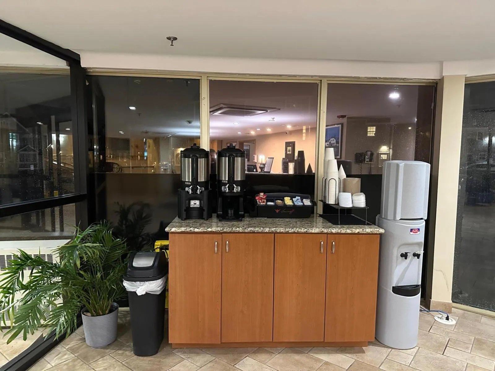 Coffee/tea facilities in Charlottetown Inn & Conference Centre