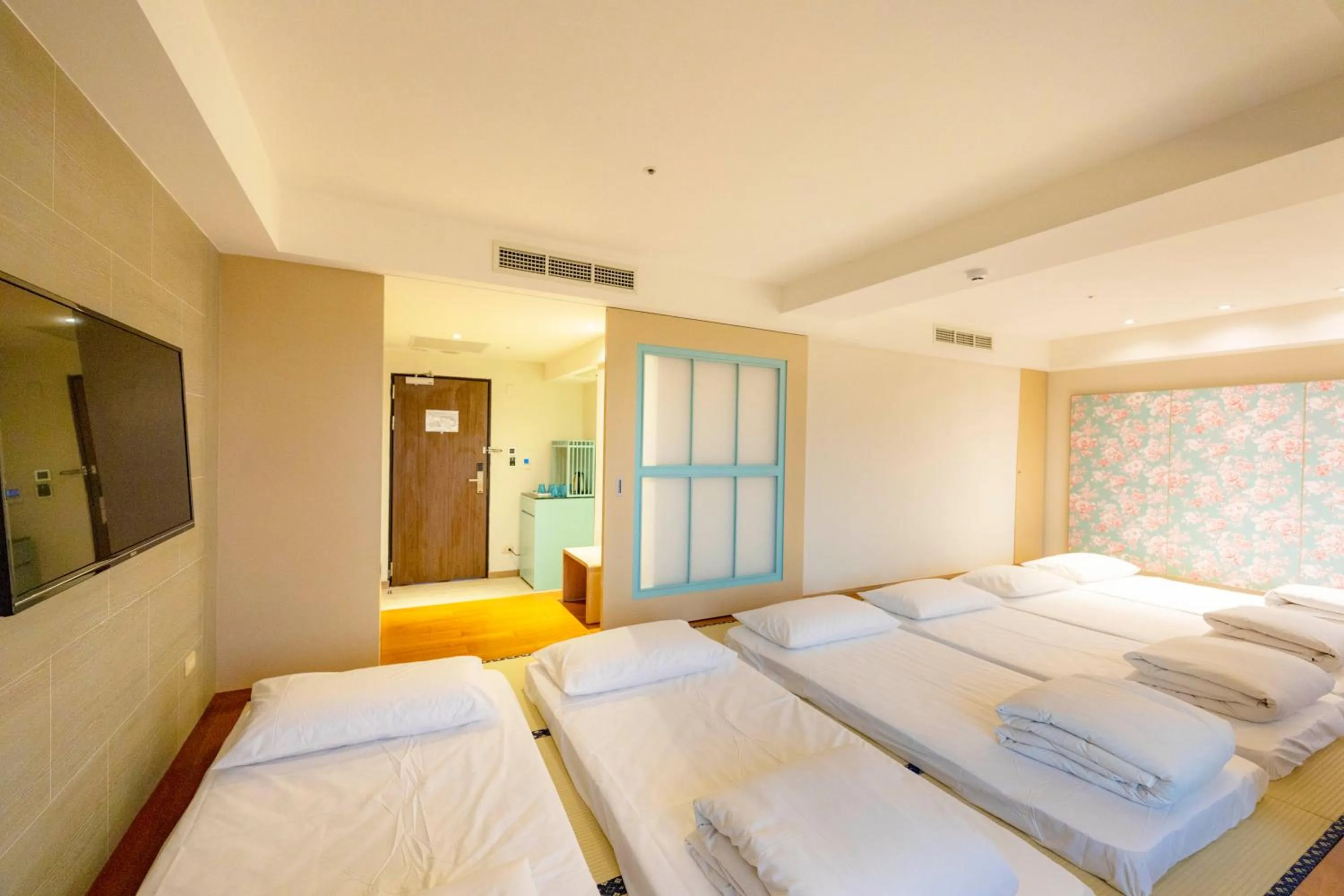 Photo of the whole room, Bed in Kenting Long Beach Hotel