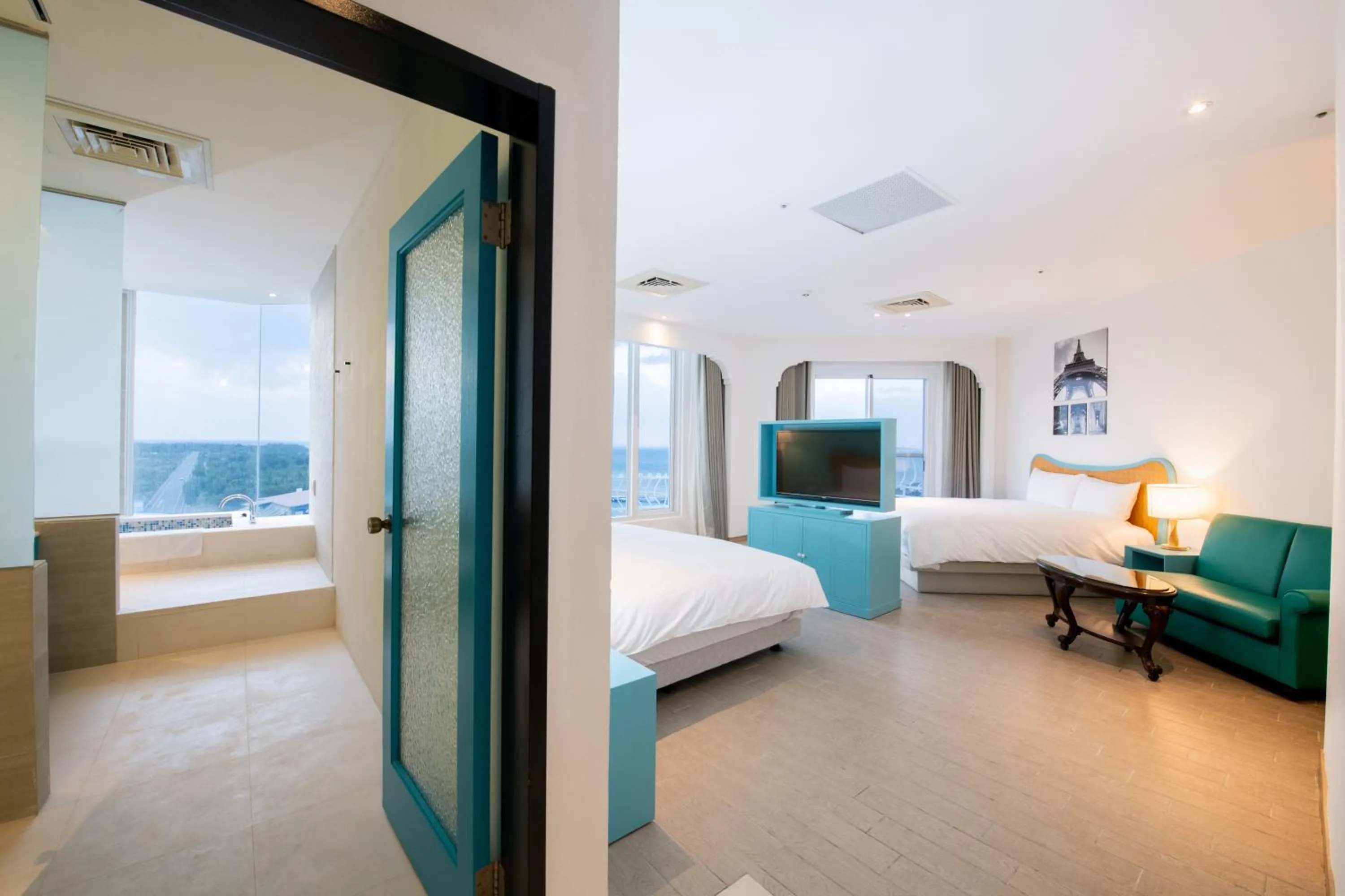 Photo of the whole room, Bed in Kenting Long Beach Hotel