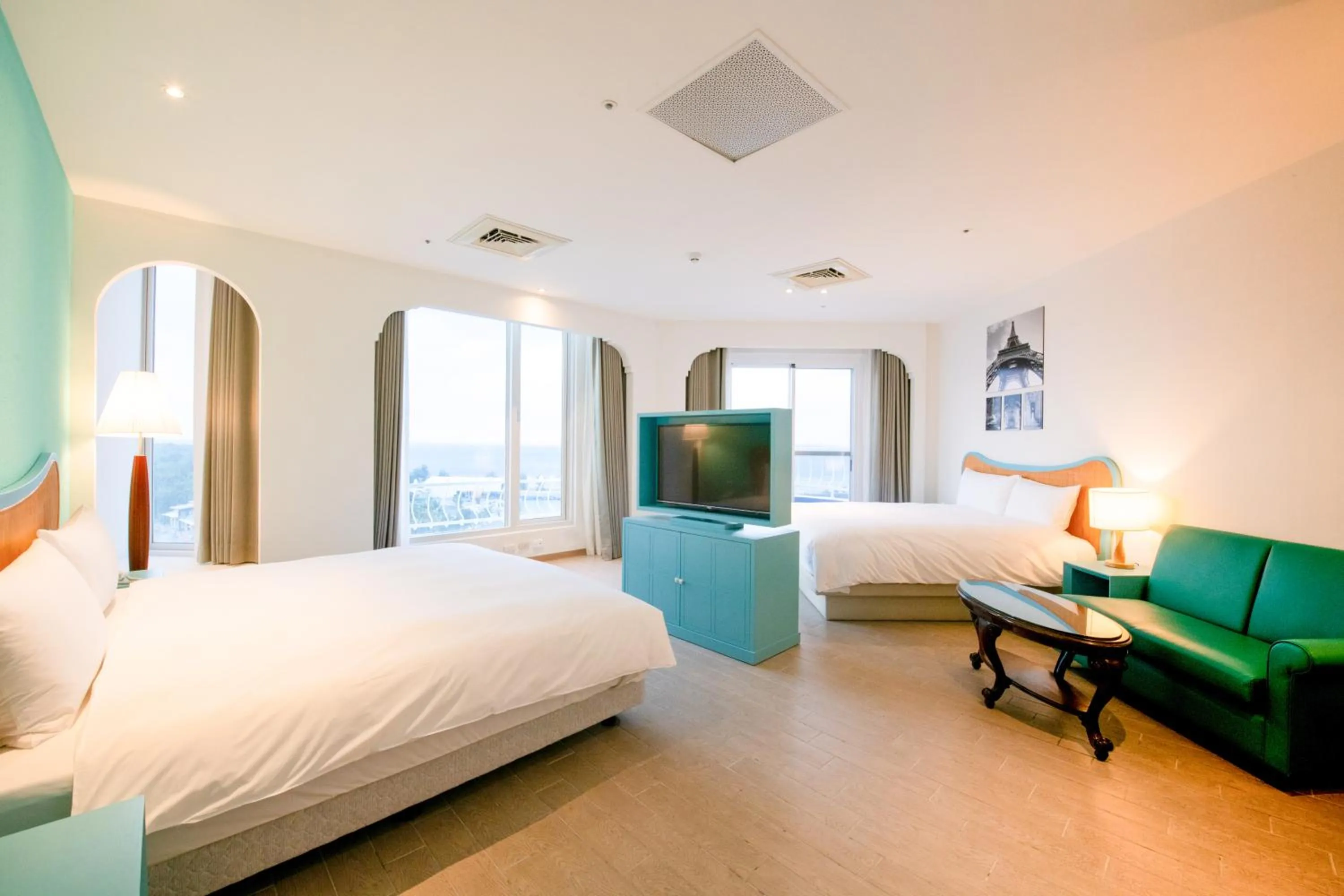 Photo of the whole room, Bed in Kenting Long Beach Hotel