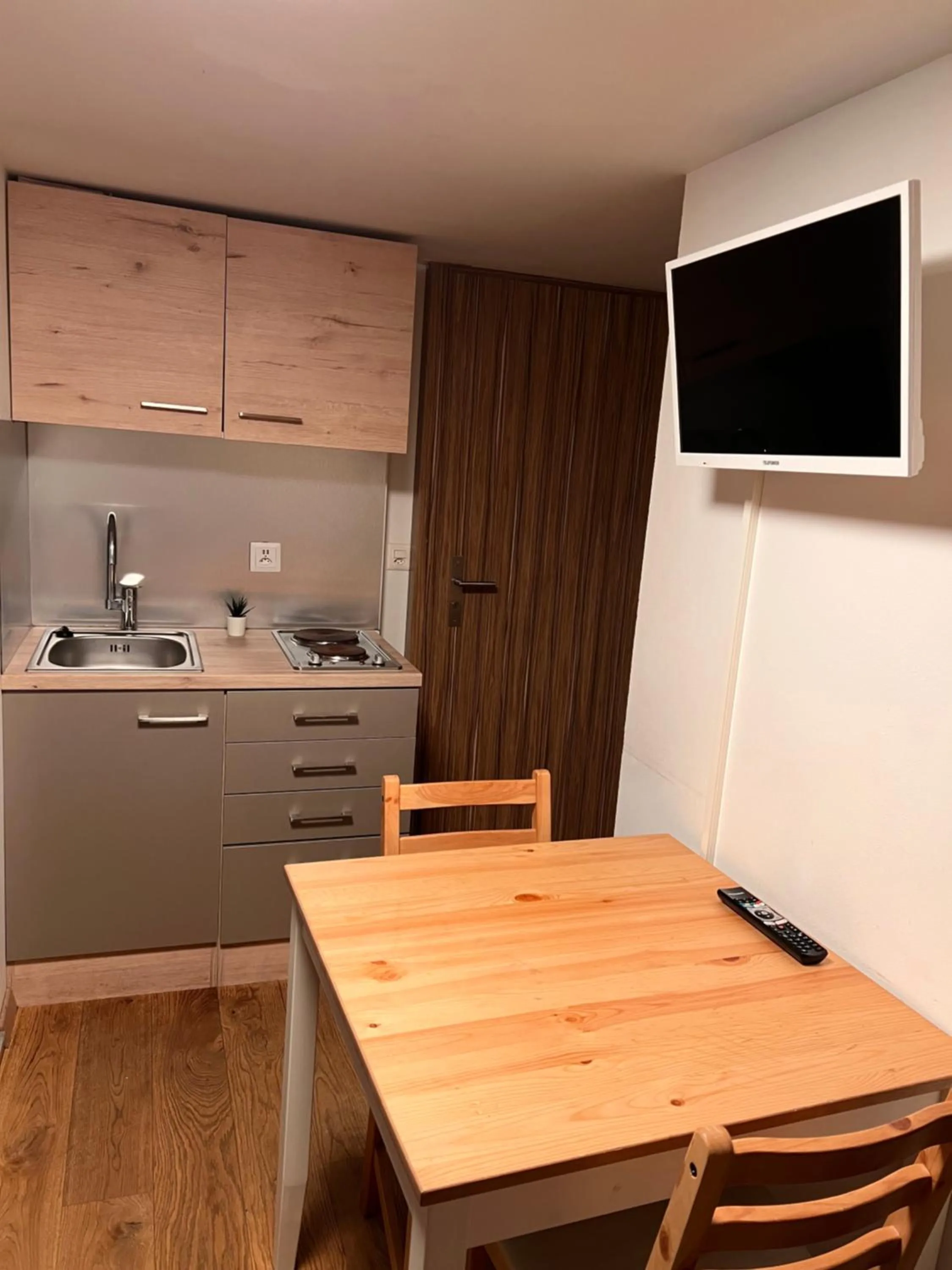 Kitchen or kitchenette in Rössli Self Check in 24-7 Free Parking
