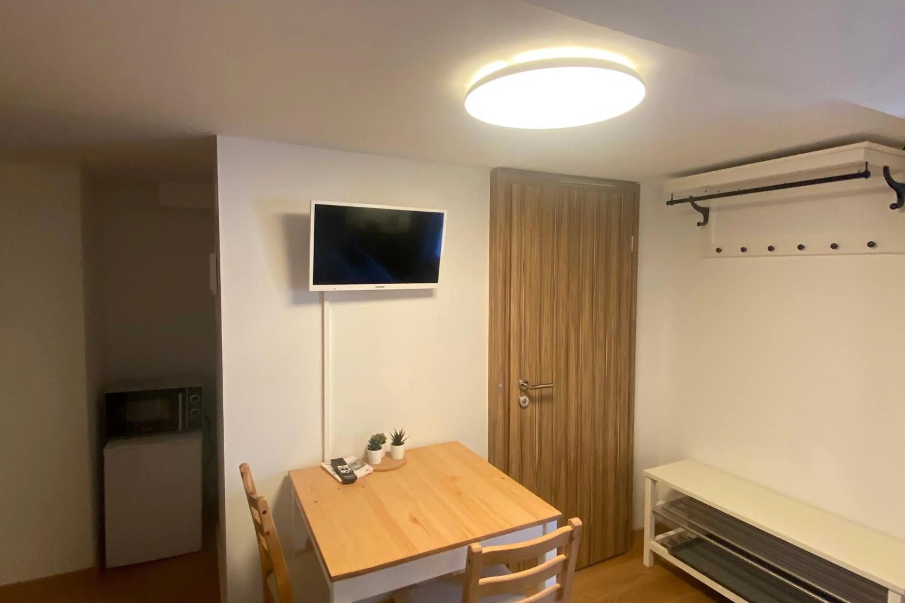 Dining area in Rössli Self Check in 24-7 Free Parking