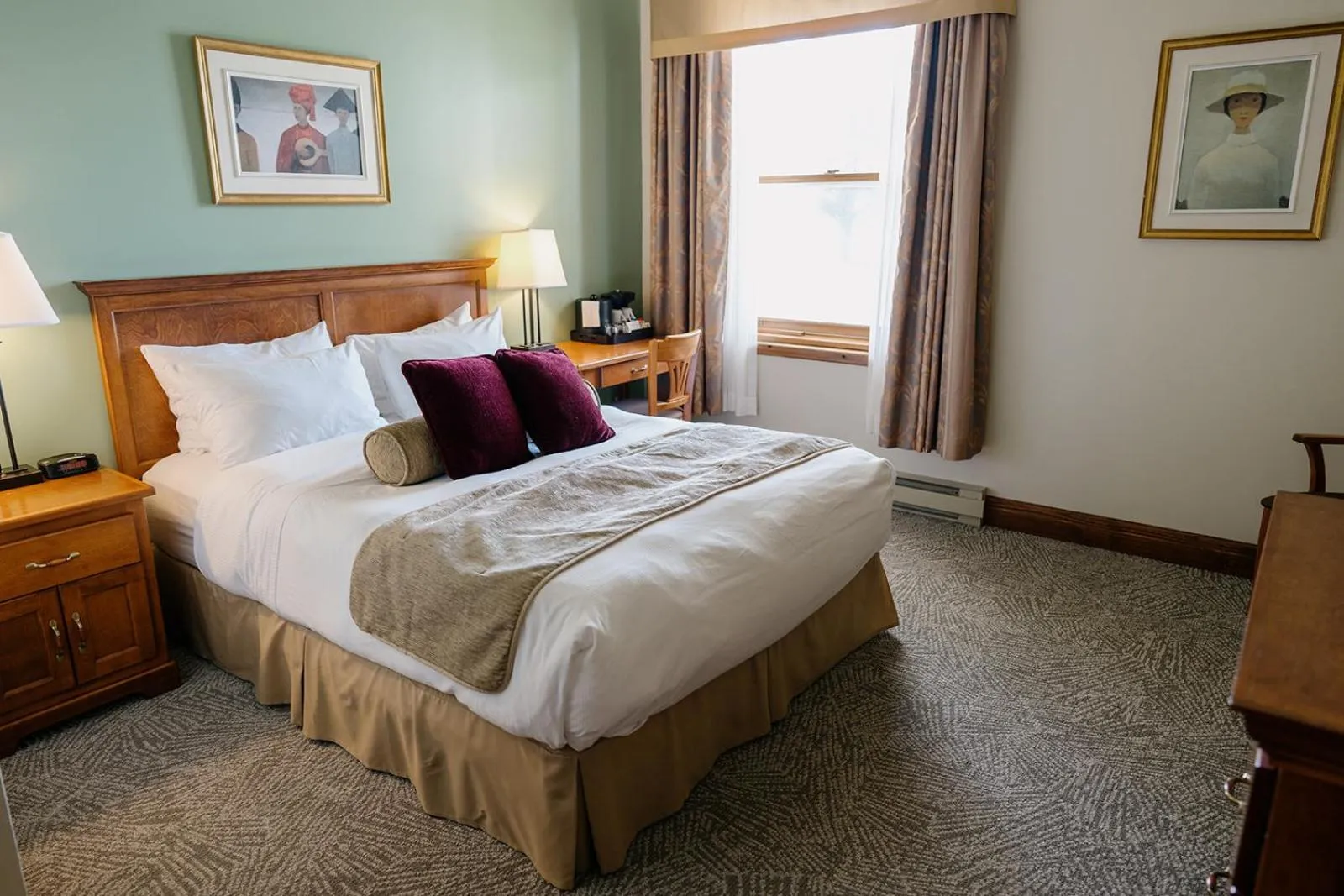 Bedroom, Bed in Hotel Tadoussac