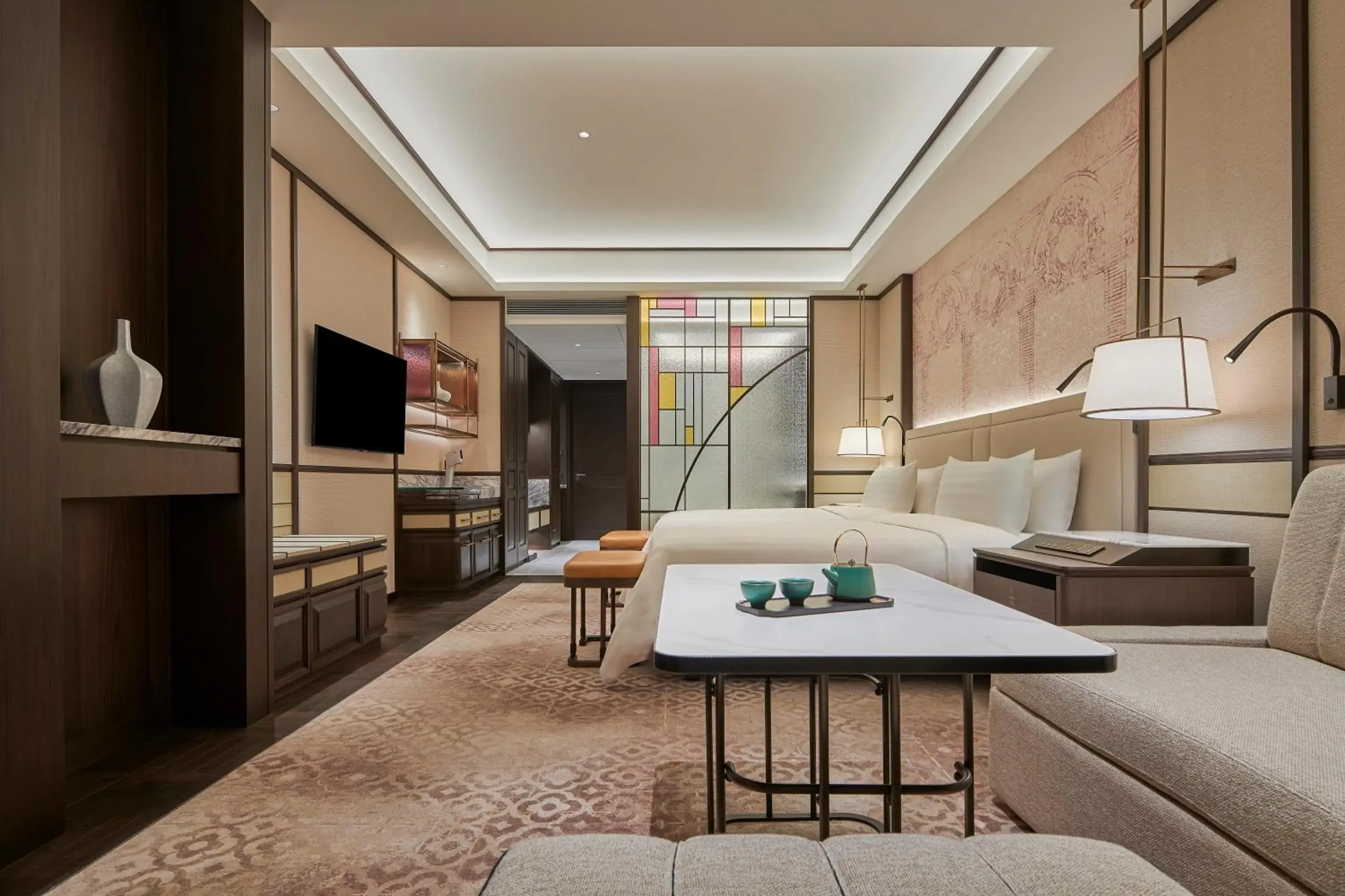 Executive King in Shangri-La Qiantan, Shanghai - Steps away from the Oriental Sports Center, and easy reach the vibrant art scene of West Bund Executive King in Shangri-La Qiantan, Shanghai - Steps away from the Oriental Sports Center, and easy reach the vibrant art scene of West Bund