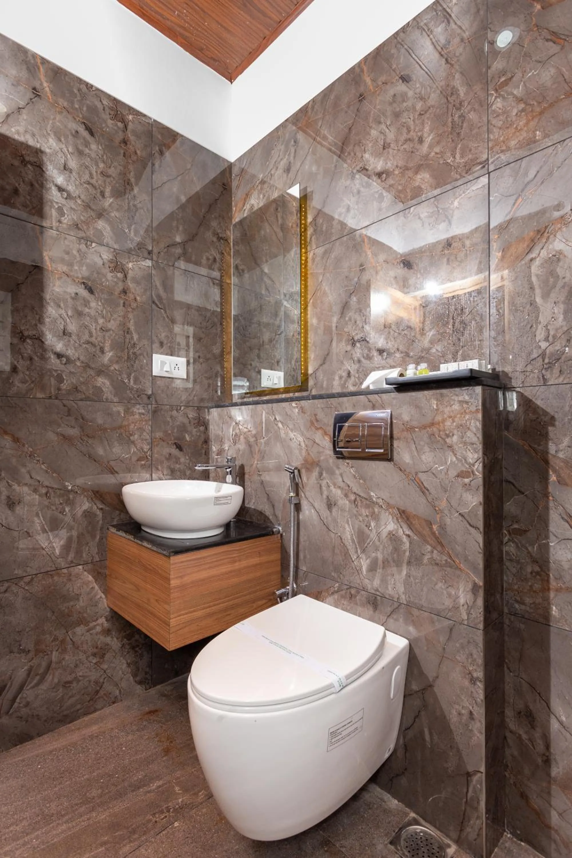 Toilet in Ramee Wolkenburg Resort & Spa, Munnar