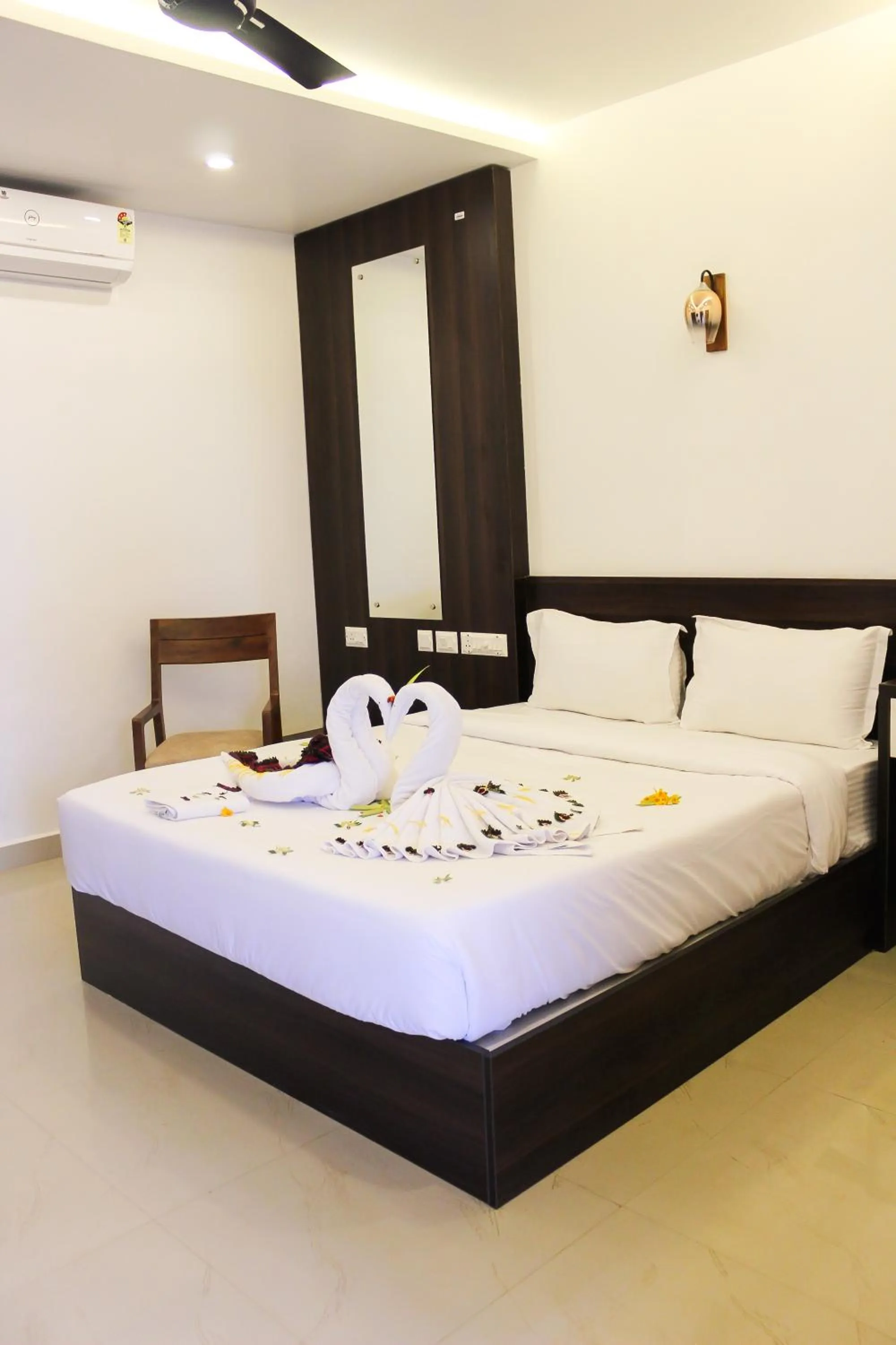 Bed in Ramee Wolkenburg Resort & Spa, Munnar