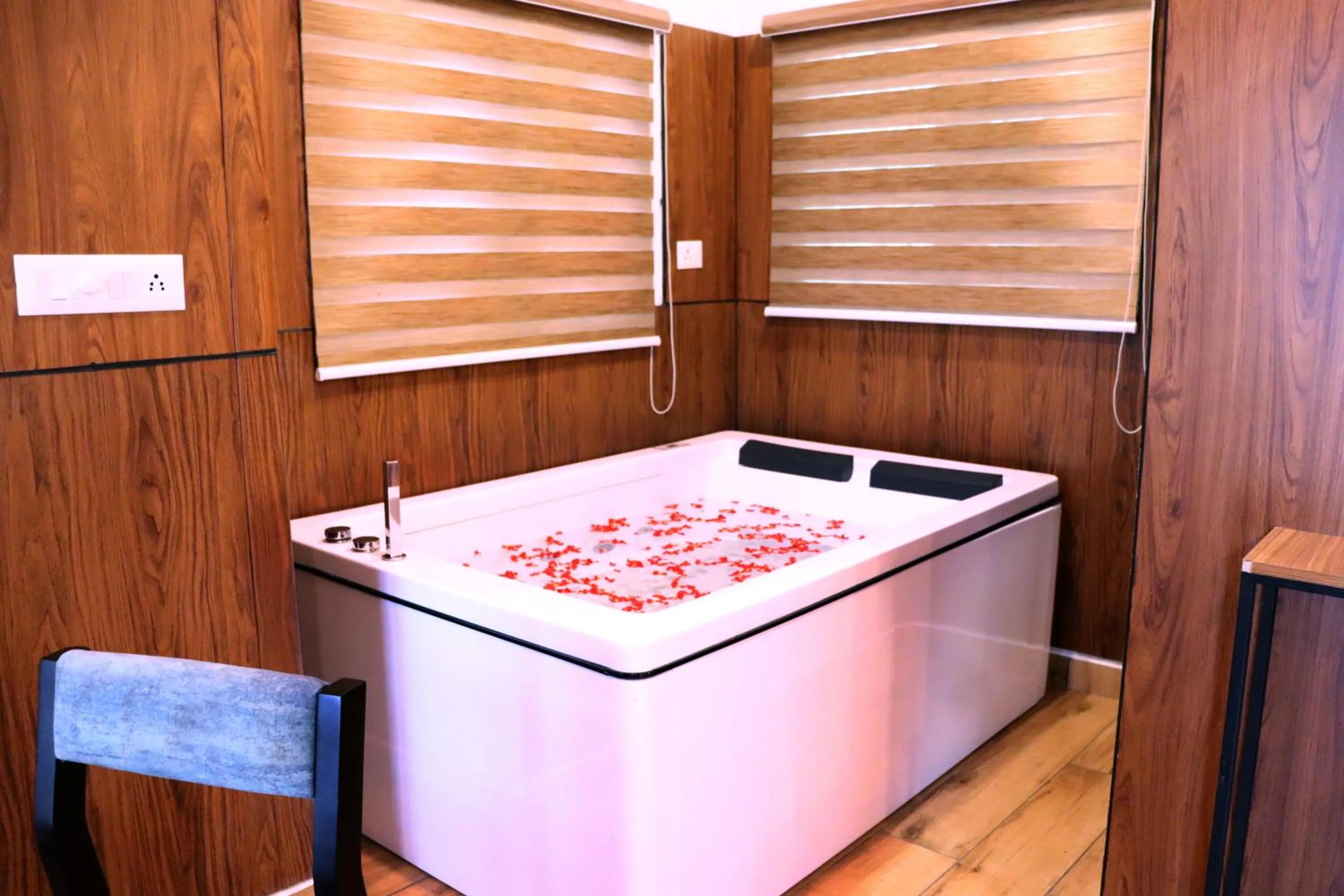 Ramee Wolkenburg Resort & Spa, Munnar