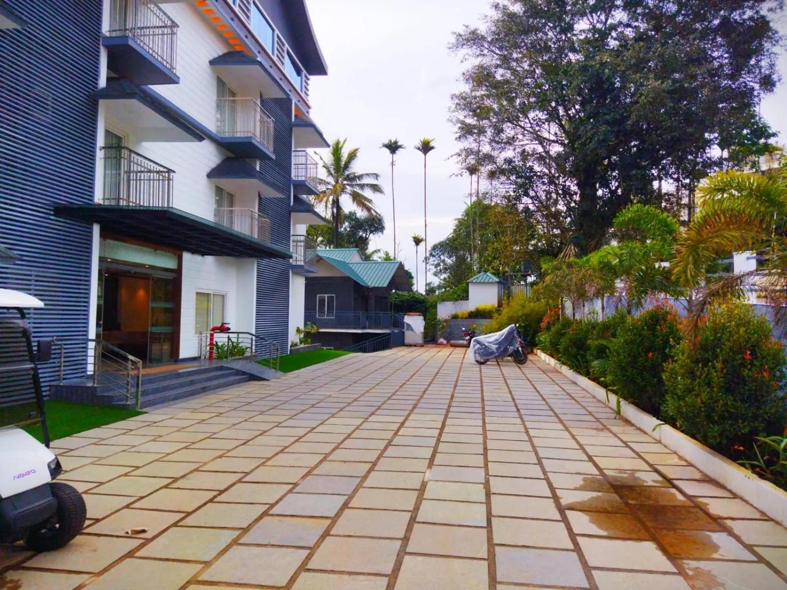 Parking in Ramee Wolkenburg Resort & Spa, Munnar