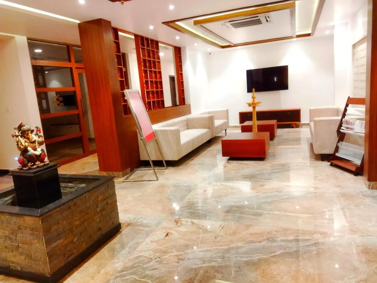 Lobby or reception in Ramee Wolkenburg Resort & Spa, Munnar