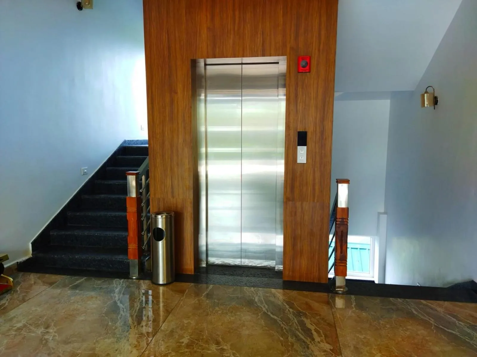 elevator in Ramee Wolkenburg Resort & Spa, Munnar