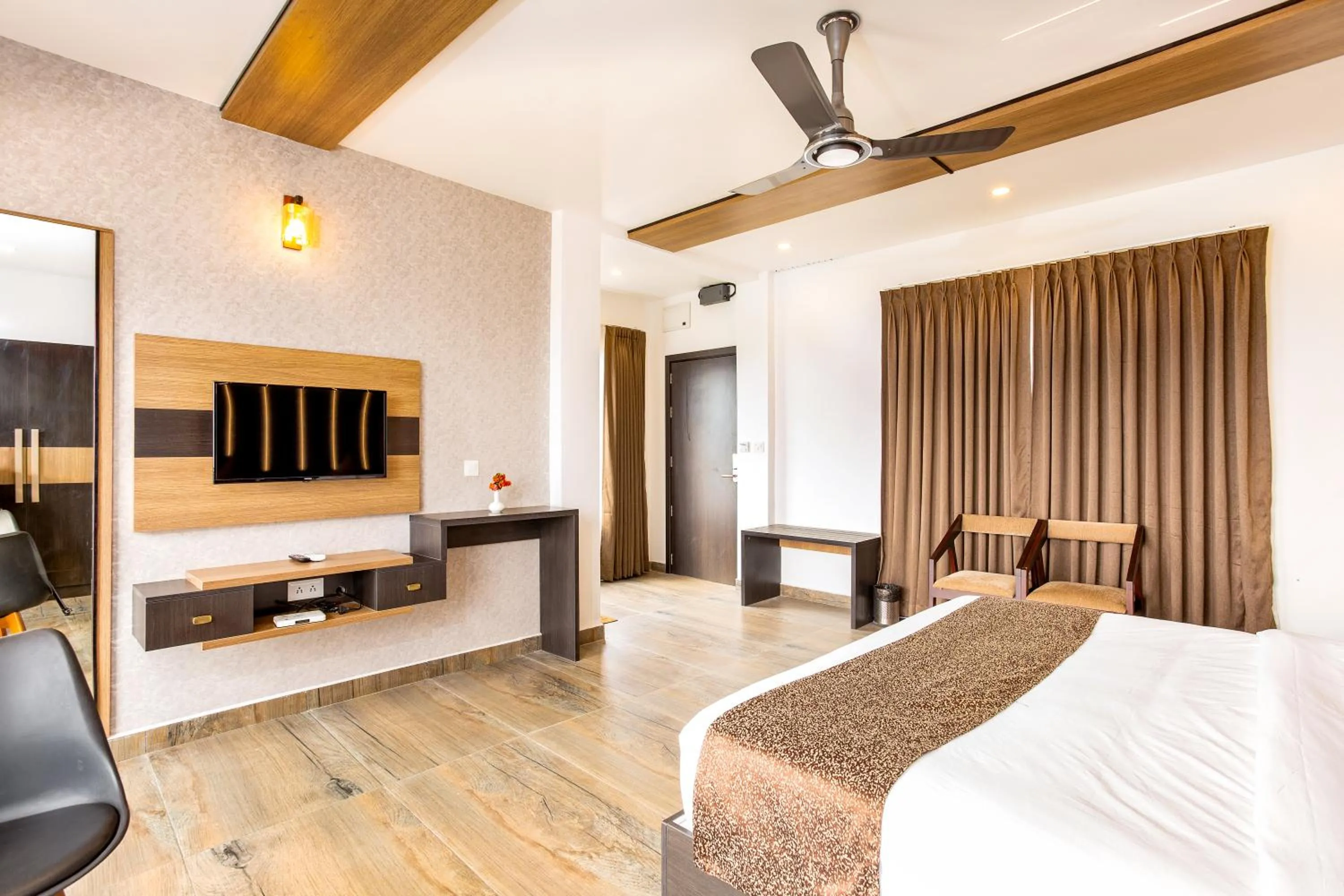 Bedroom, Bed in Ramee Wolkenburg Resort & Spa, Munnar