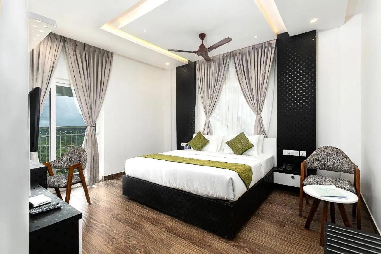 Bedroom, Bed in Ramee Wolkenburg Resort & Spa, Munnar