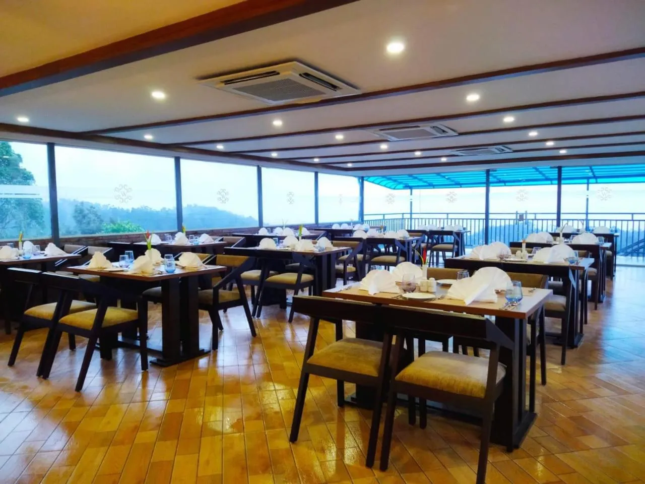 Restaurant/places to eat in Ramee Wolkenburg Resort & Spa, Munnar