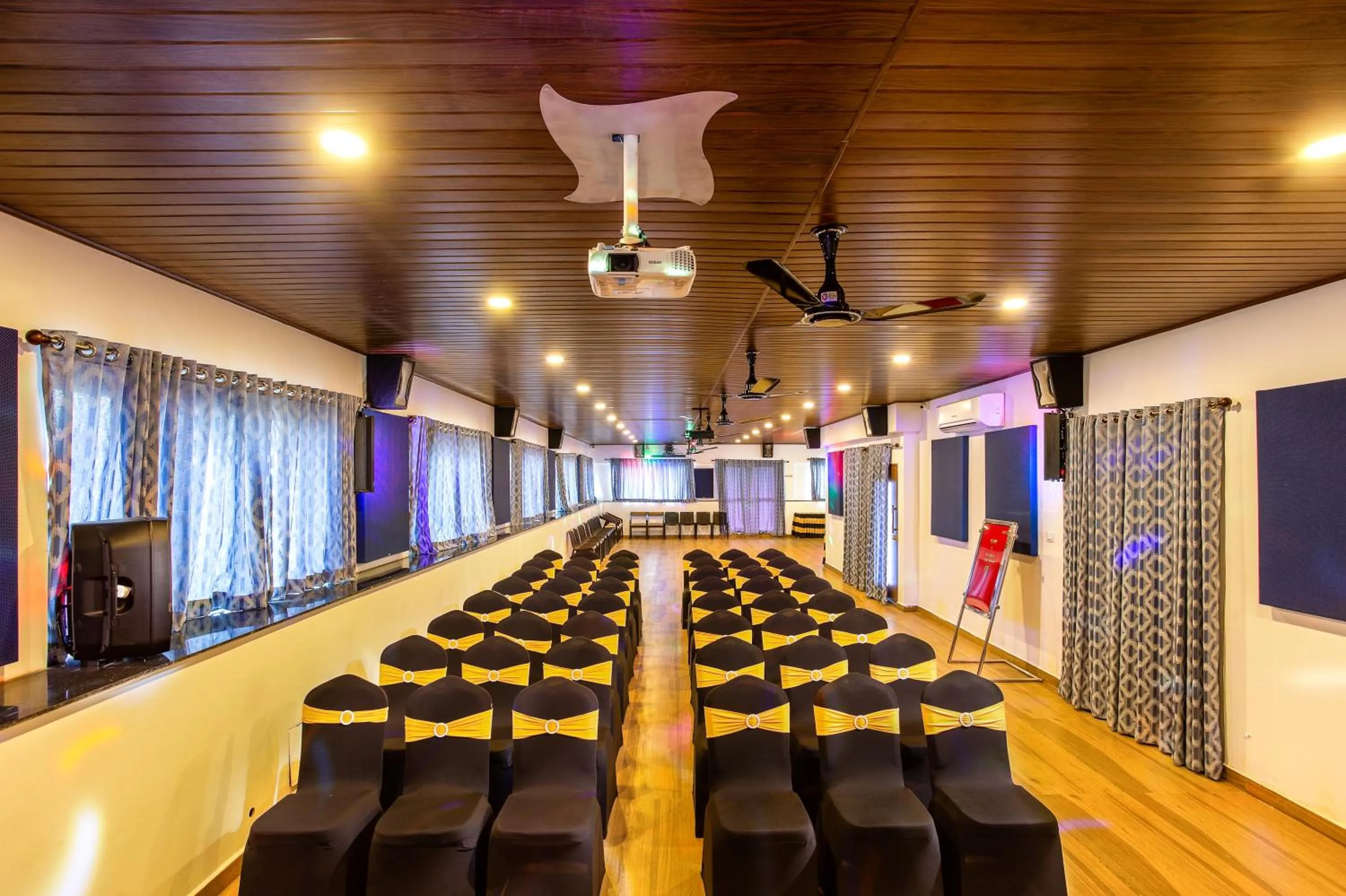 Meeting/conference room in Ramee Wolkenburg Resort & Spa, Munnar